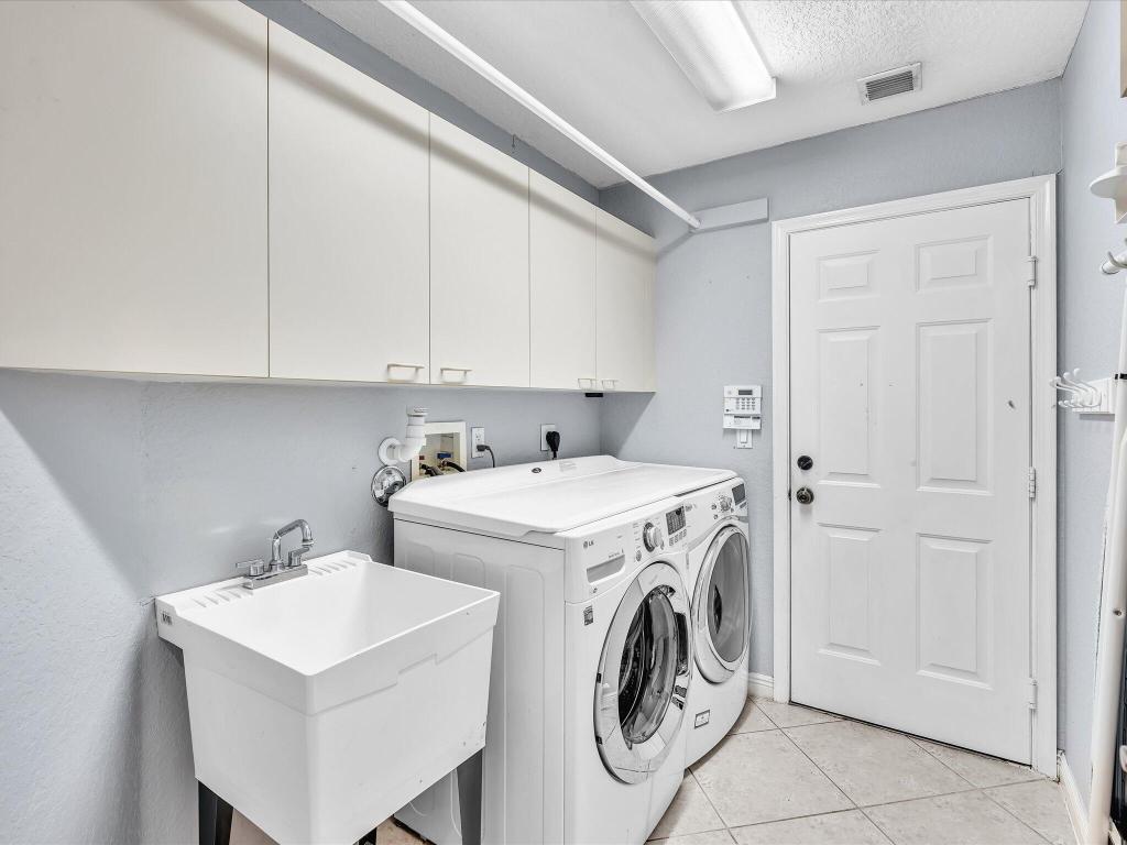 SMITH DAIRY WEST 7 PH 2 - Residential Lease