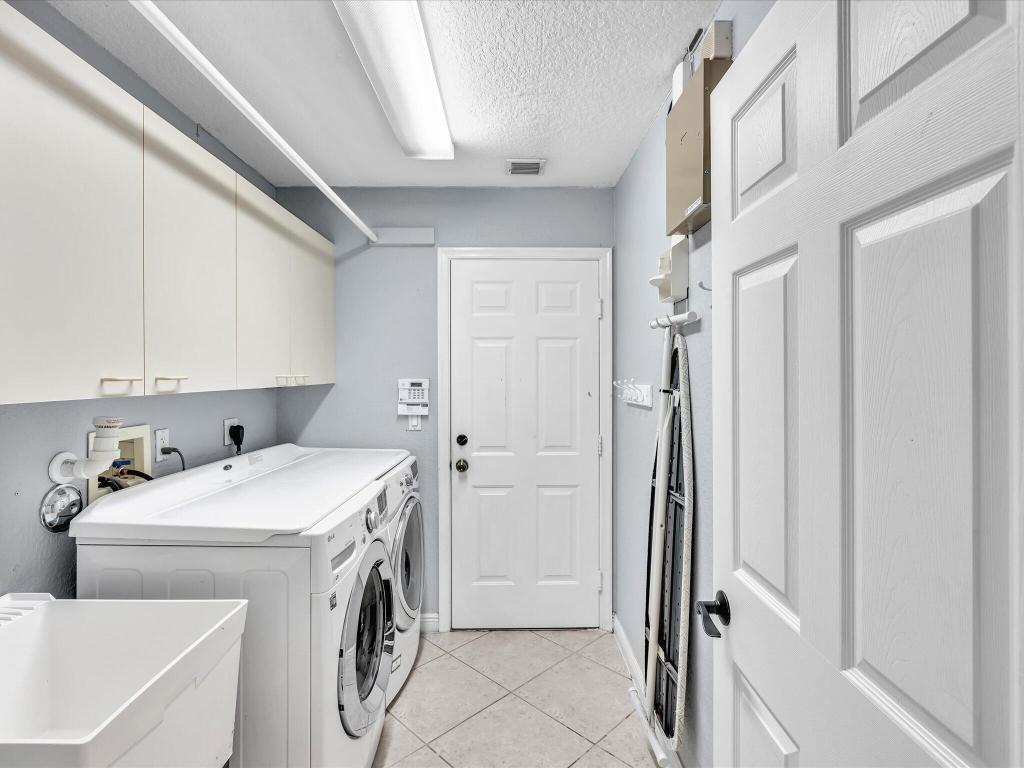 SMITH DAIRY WEST 7 PH 2 - Residential Lease