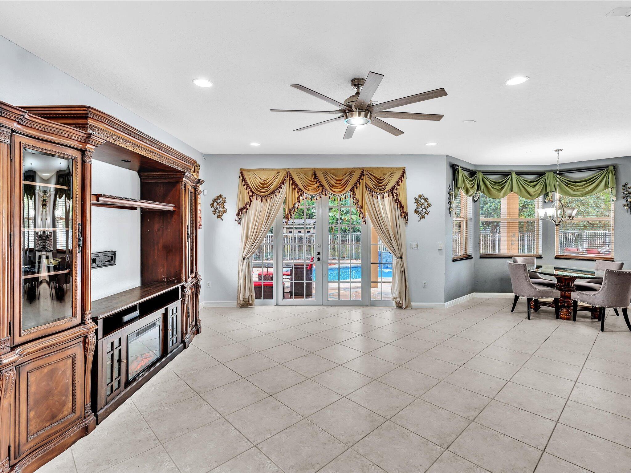 SMITH DAIRY WEST 7 PH 2 - Residential Lease