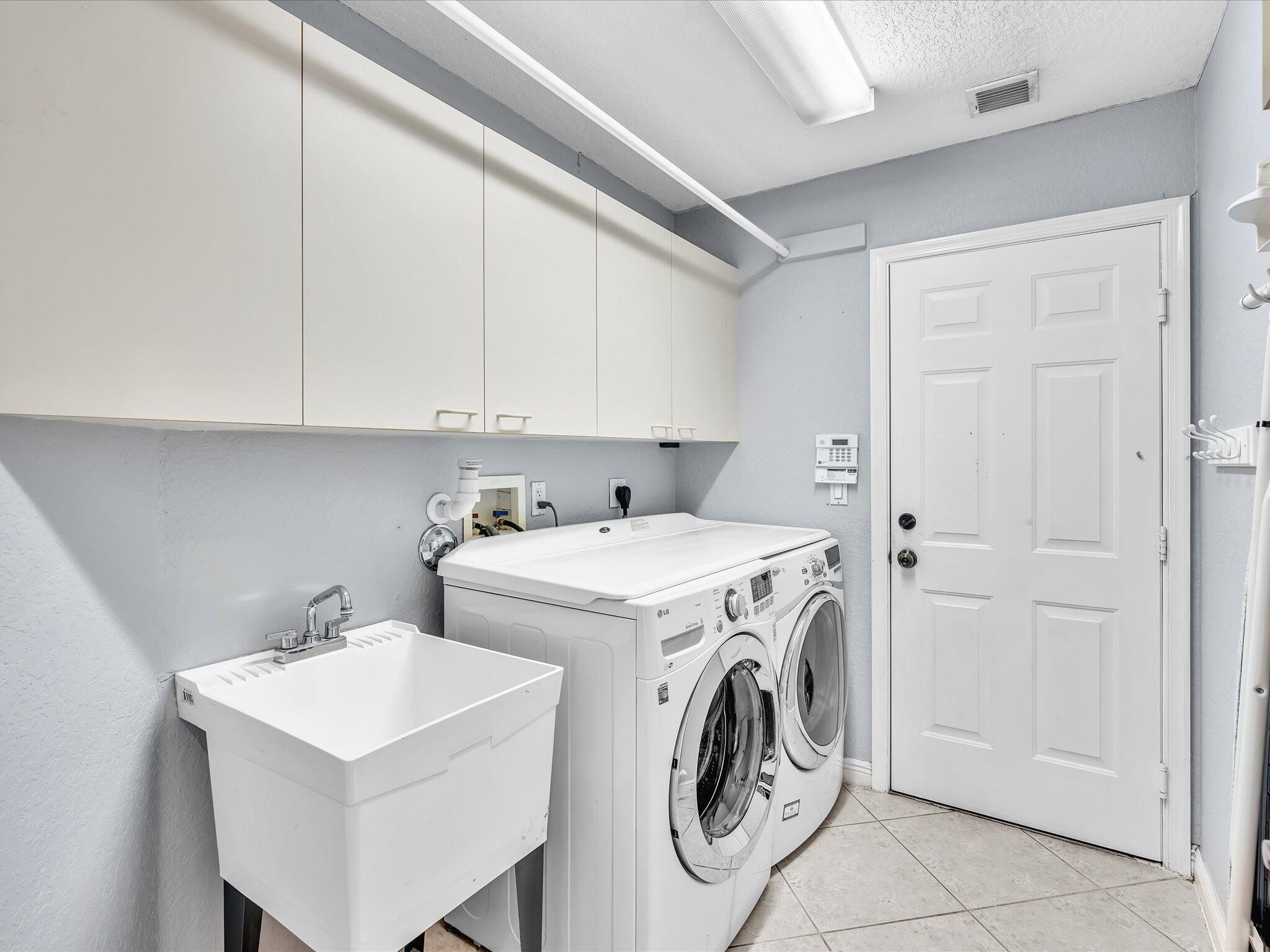 SMITH DAIRY WEST 7 PH 2 - Residential Lease