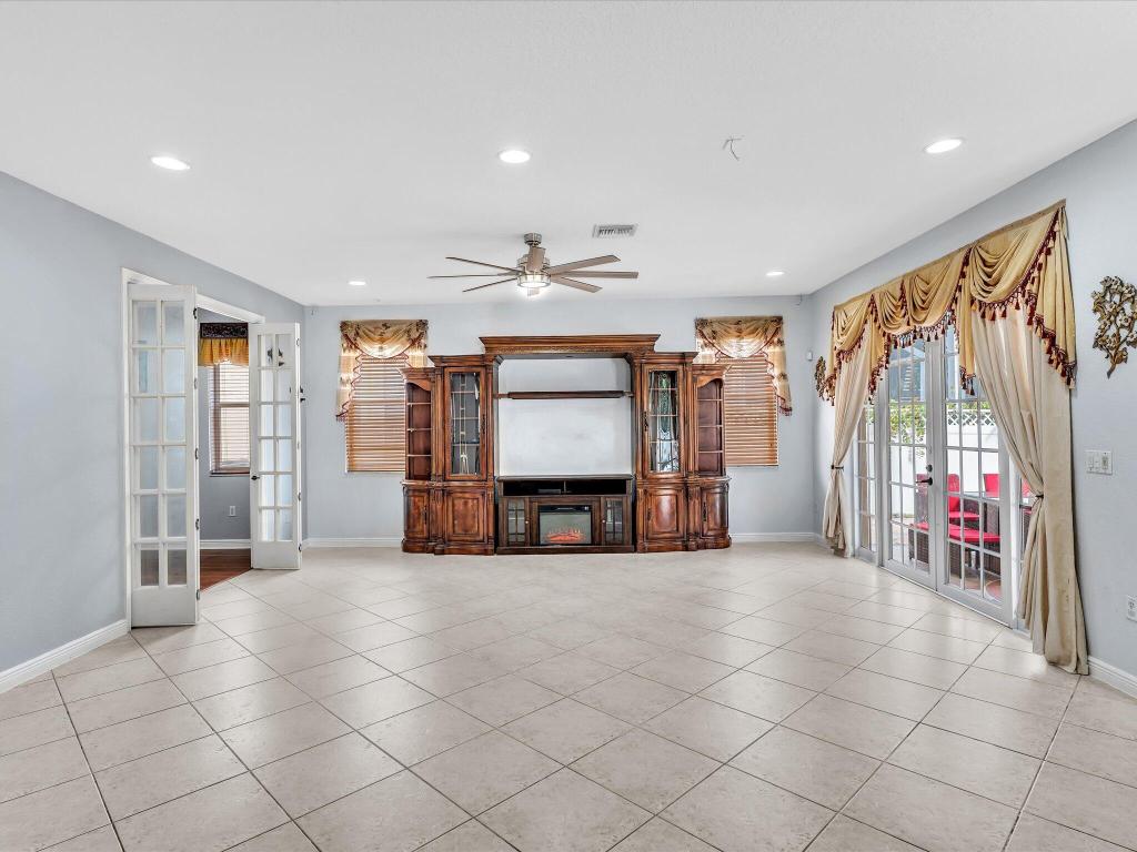 SMITH DAIRY WEST 7 PH 2 - Residential Lease