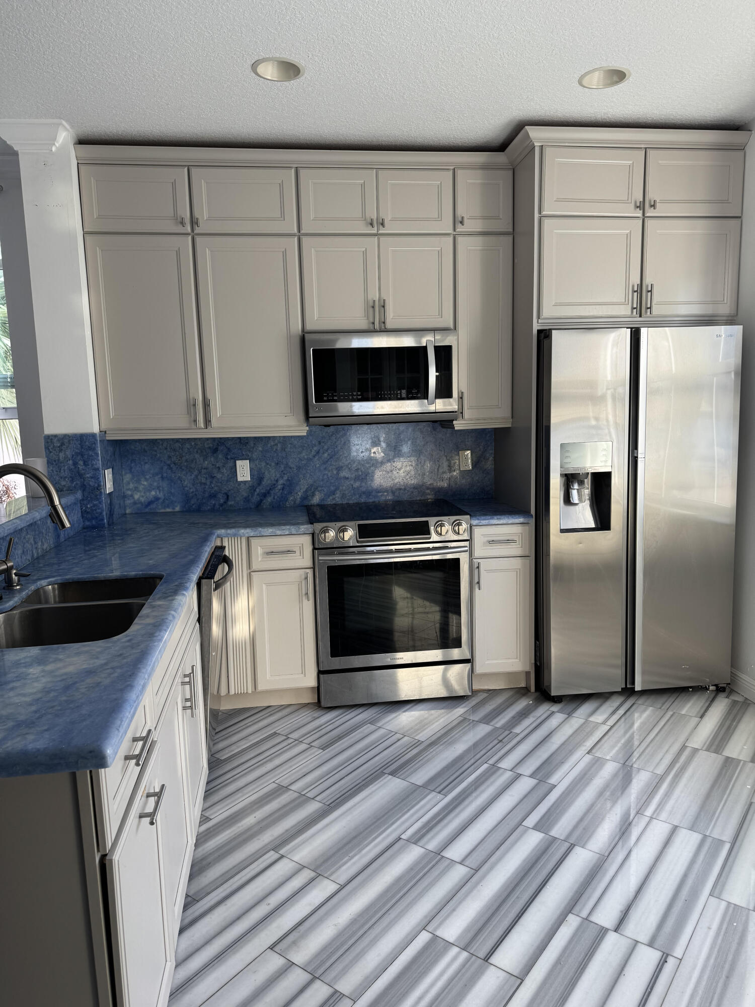 RENAISSANCE COMMONS REPL 1 PUD - Residential Lease