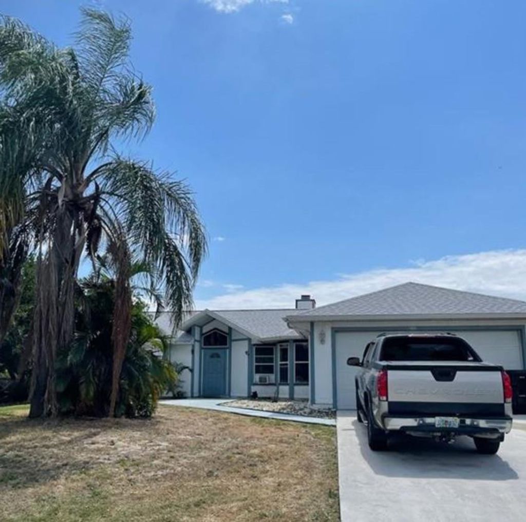 Photo of 480 SW Molloy Street, Port Saint Lucie, FL 34984 (MLS # F10485054)