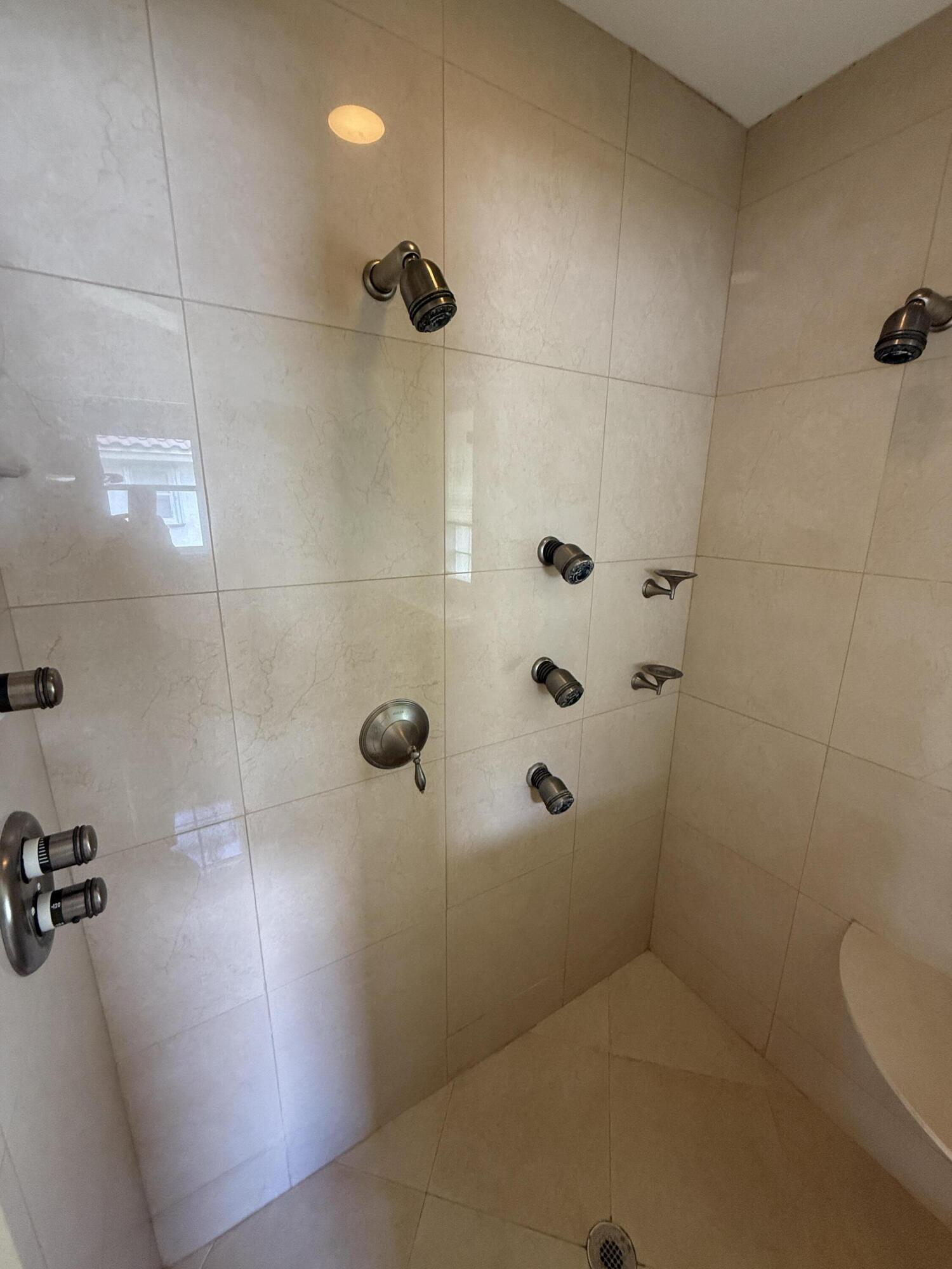 LAKE CHARLESTON PAR R - Residential