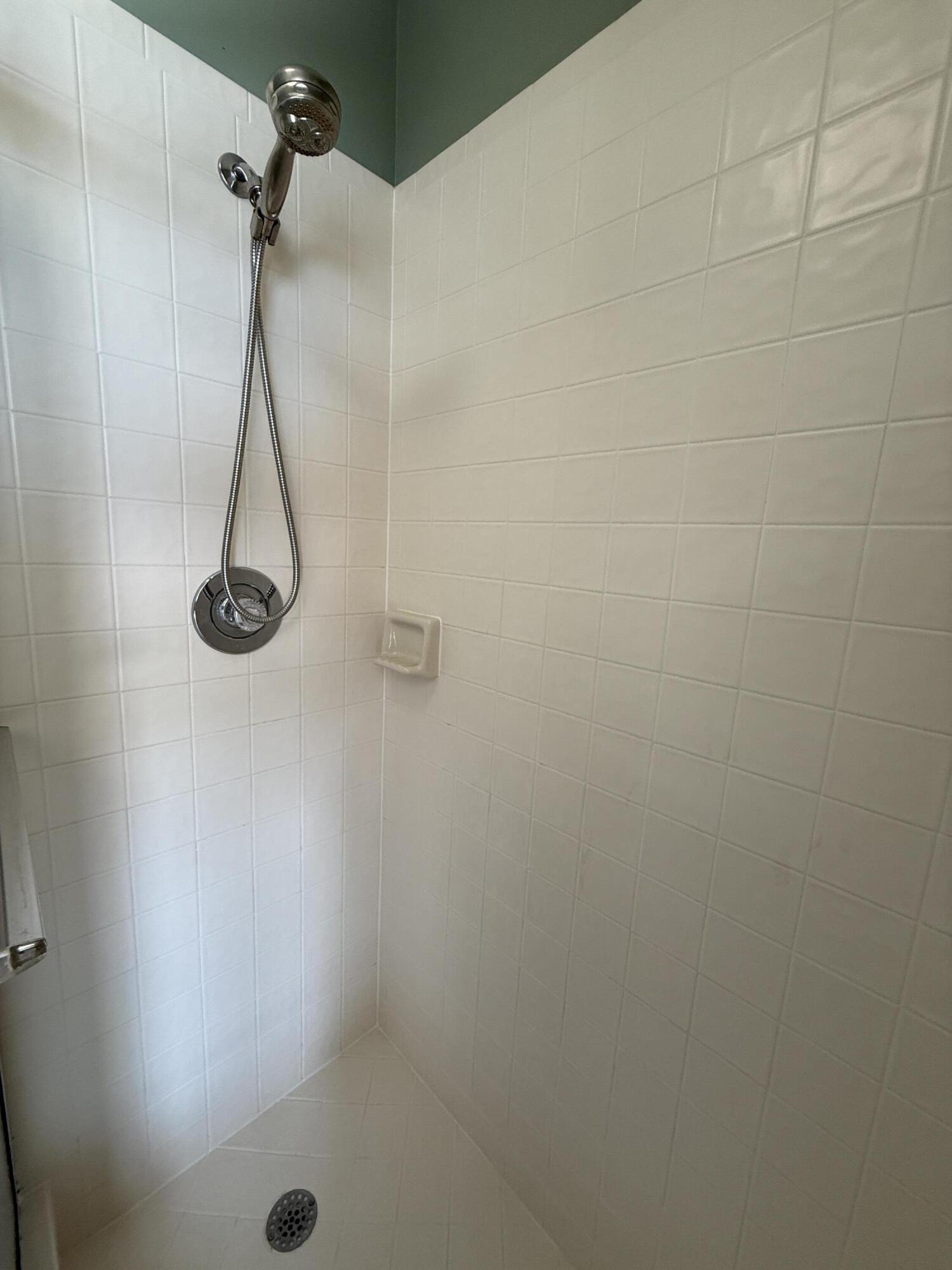 LAKE CHARLESTON PAR R - Residential