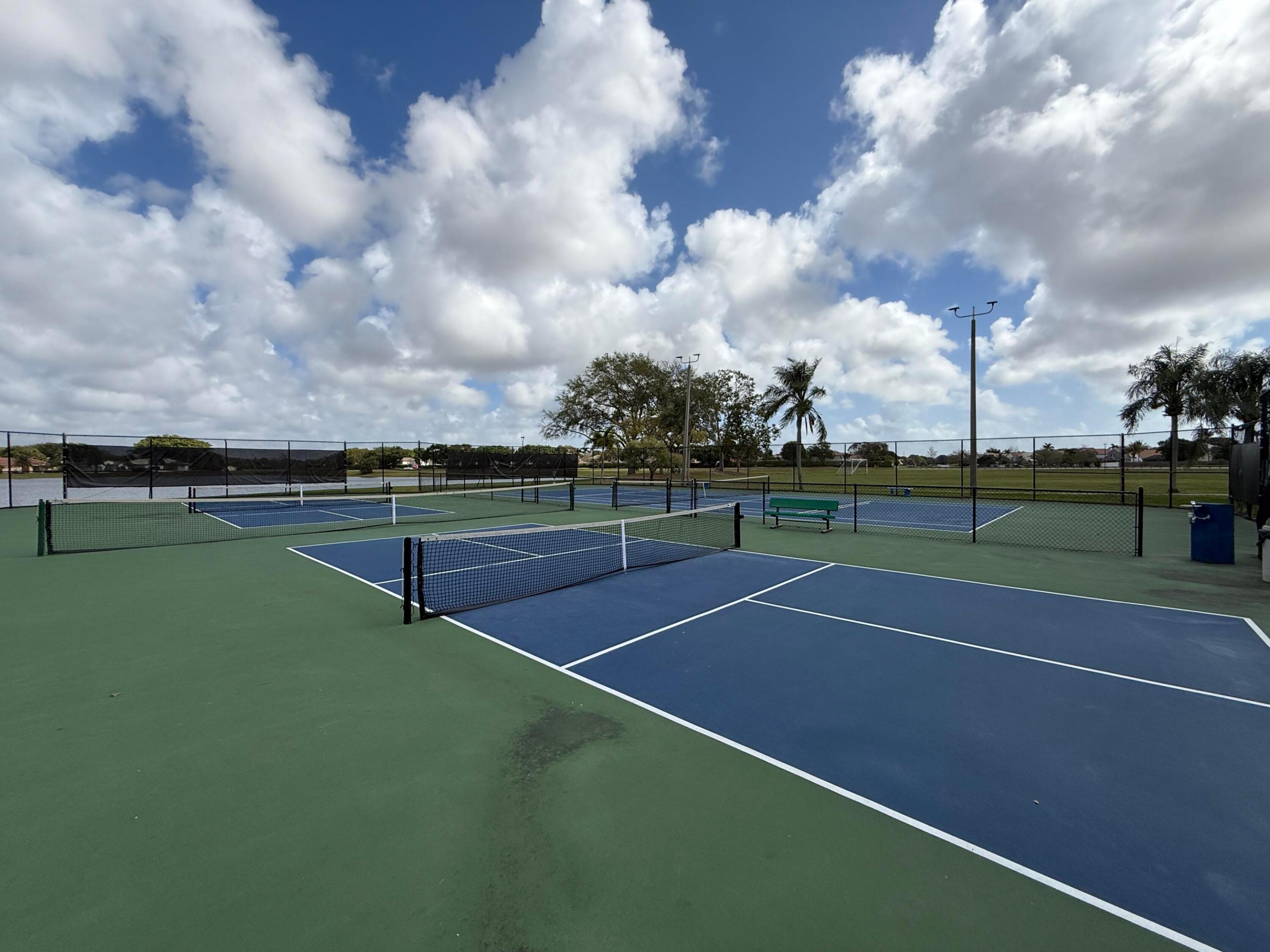 LAKE CHARLESTON PAR R - Residential