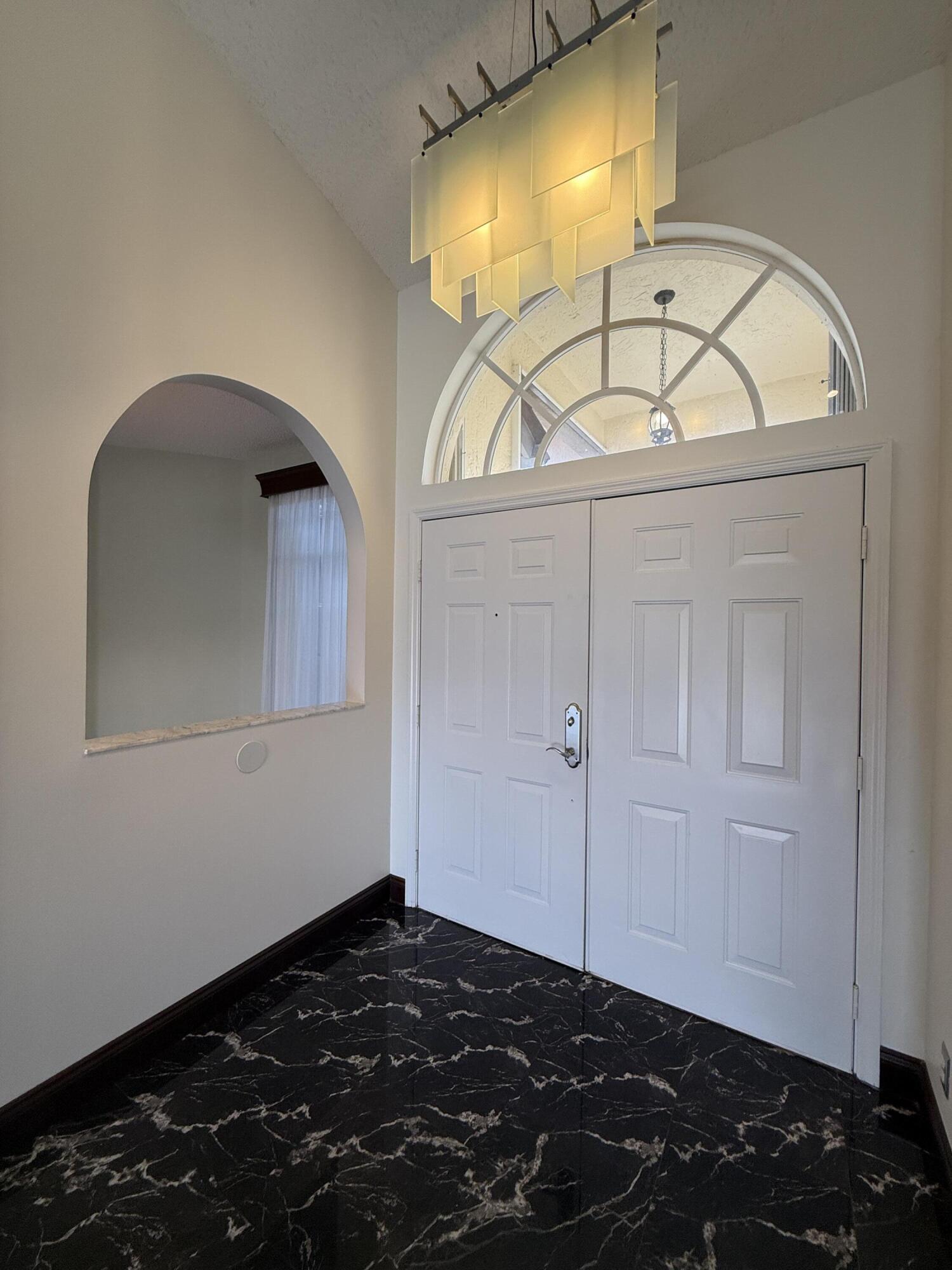 LAKE CHARLESTON PAR R - Residential