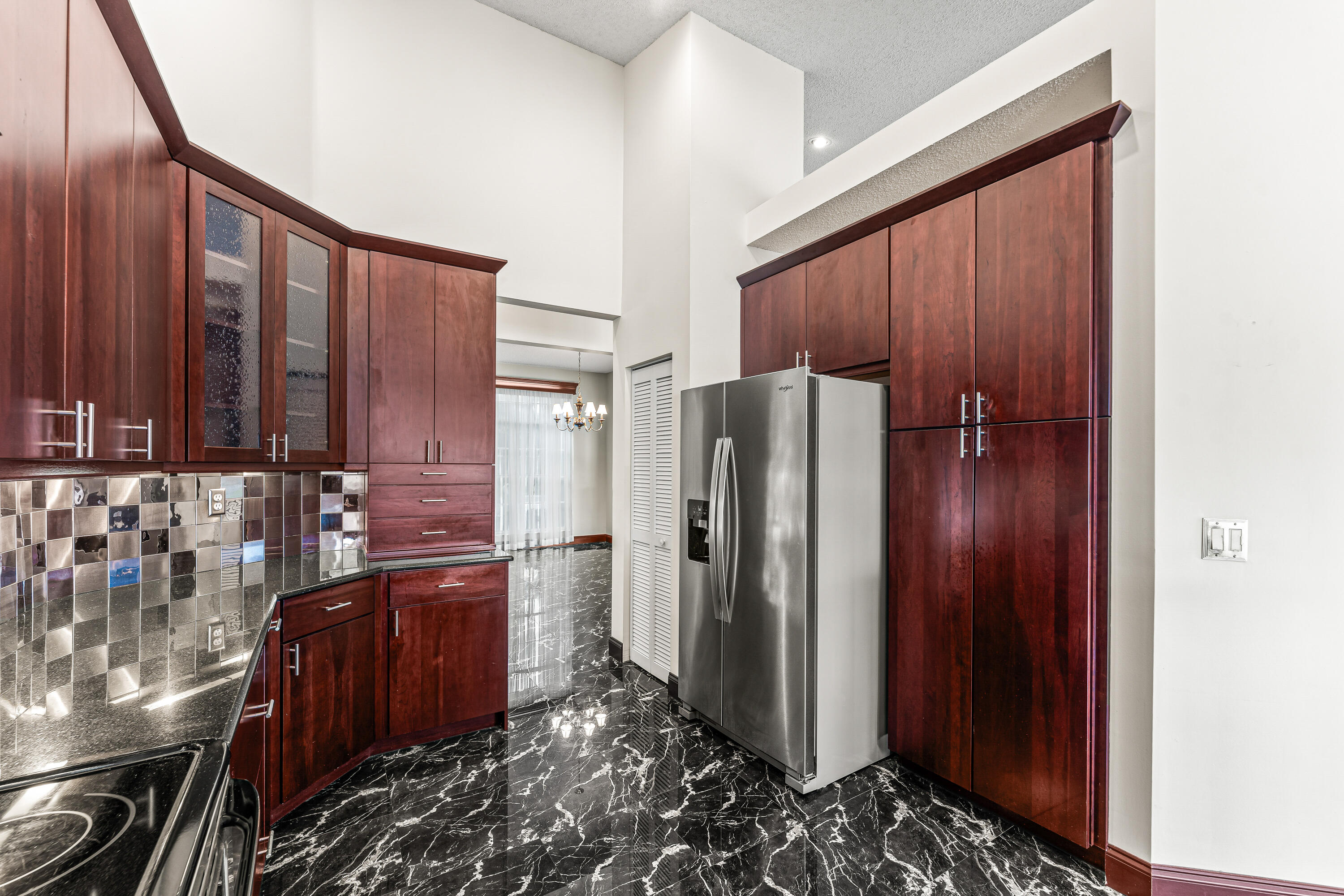 LAKE CHARLESTON PAR R - Residential