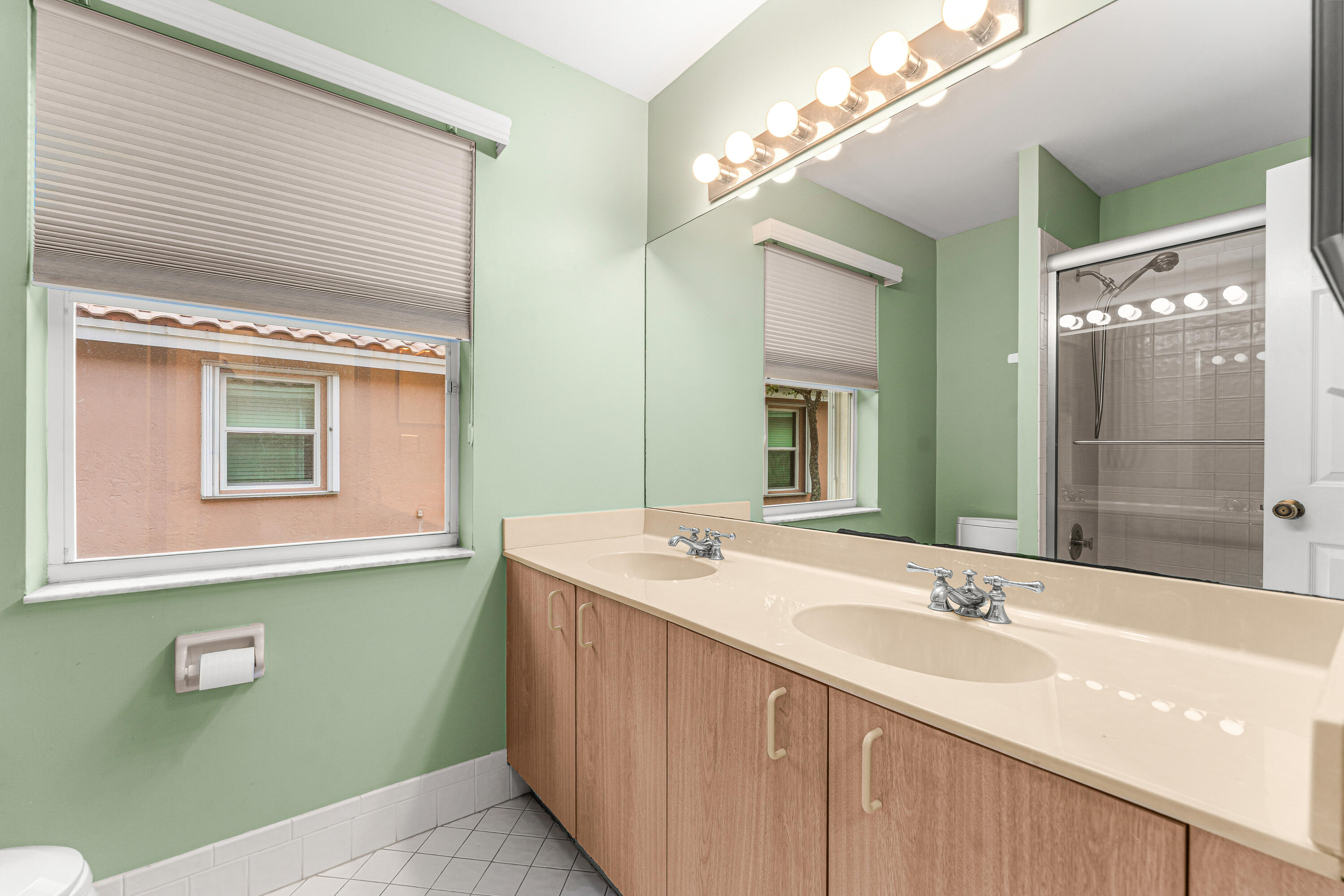 LAKE CHARLESTON PAR R - Residential