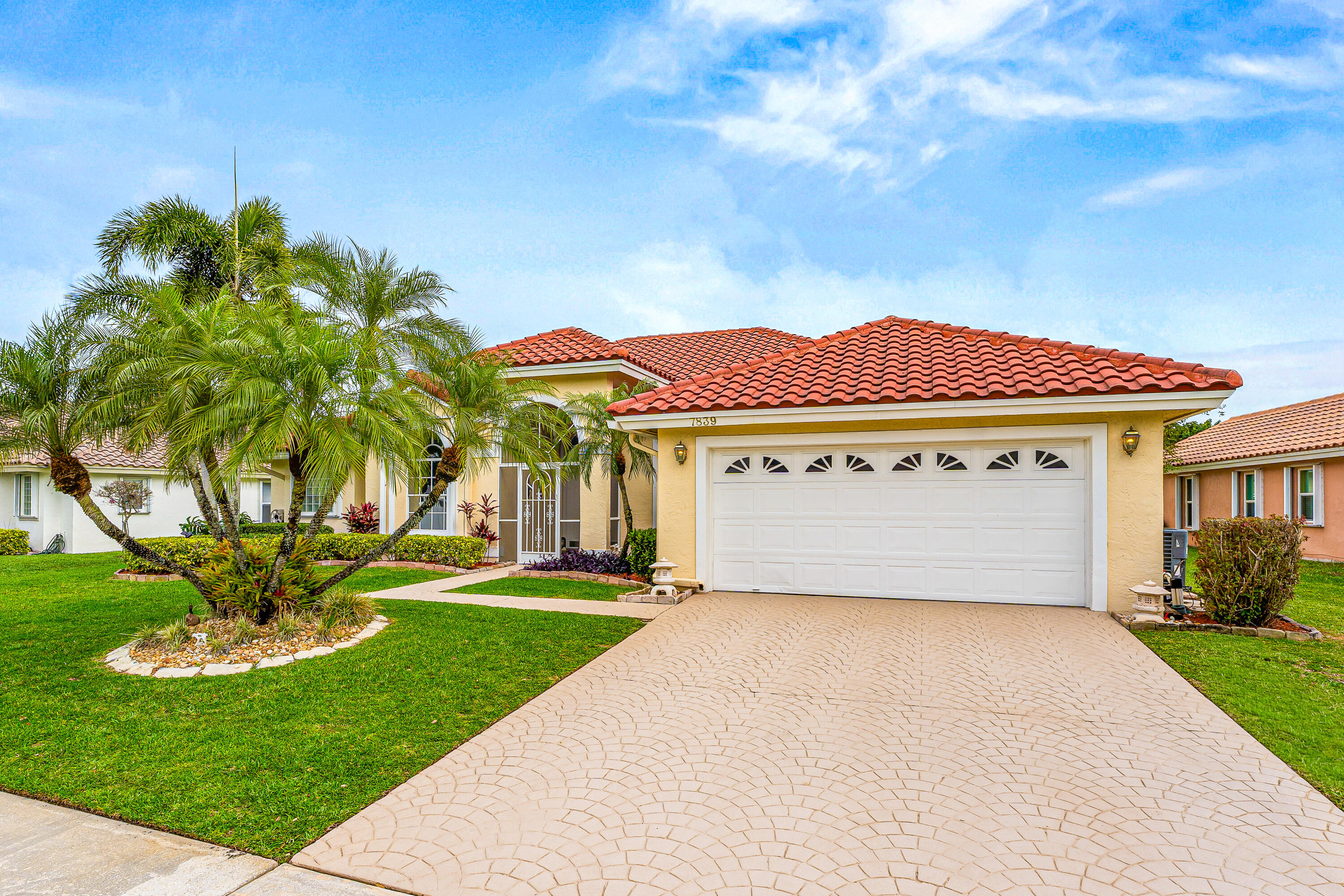 LAKE CHARLESTON PAR R - Residential