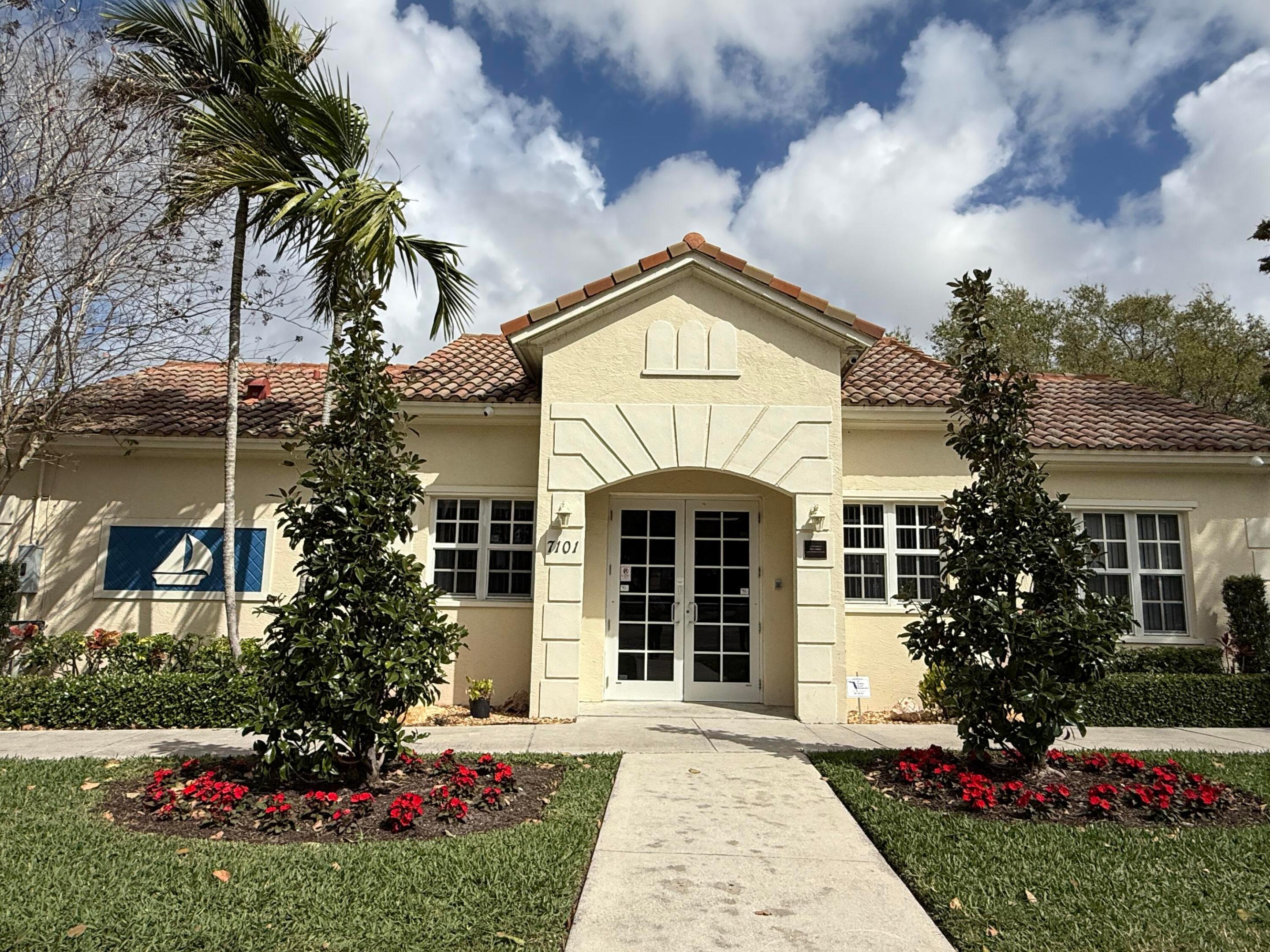 LAKE CHARLESTON PAR R - Residential