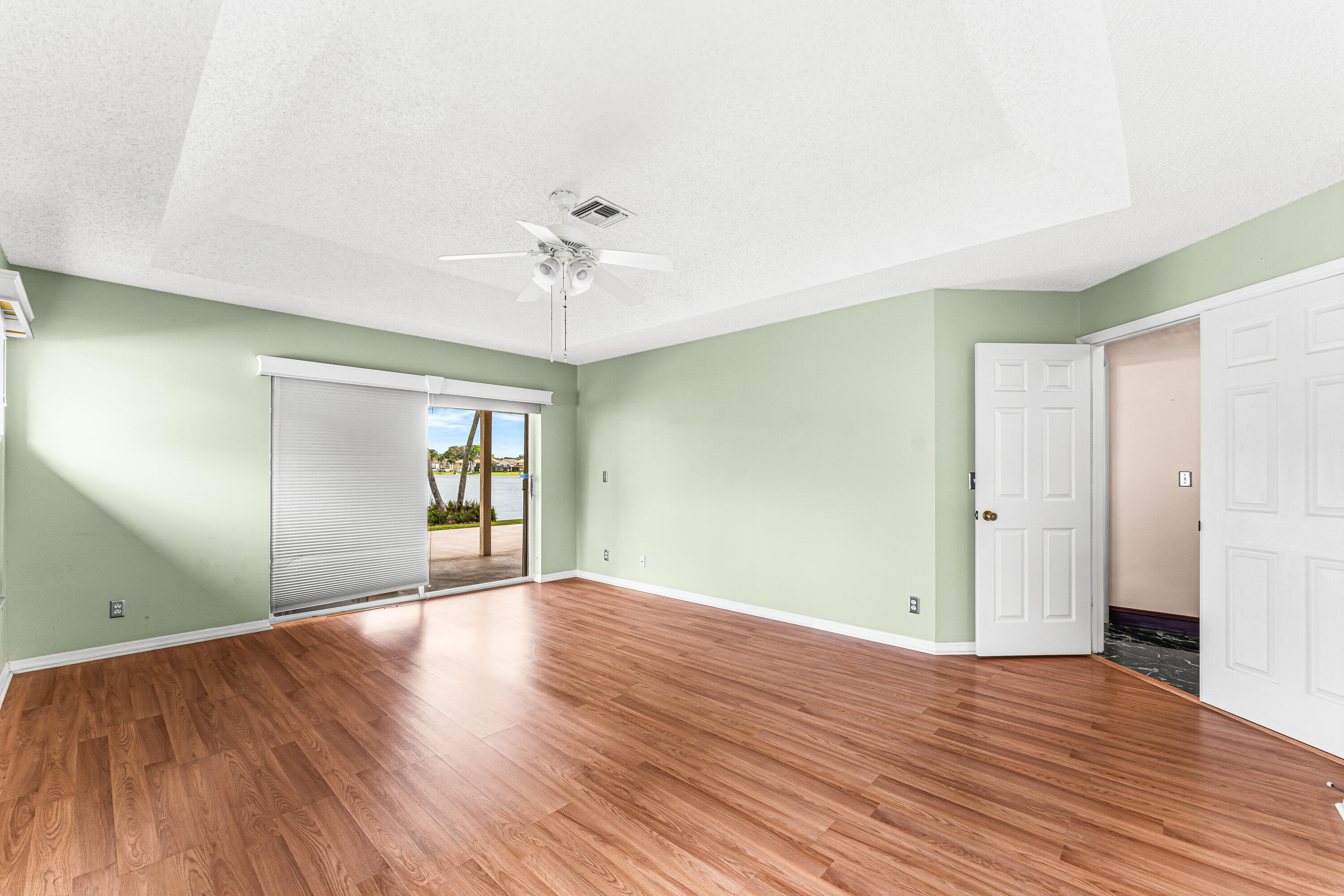 LAKE CHARLESTON PAR R - Residential