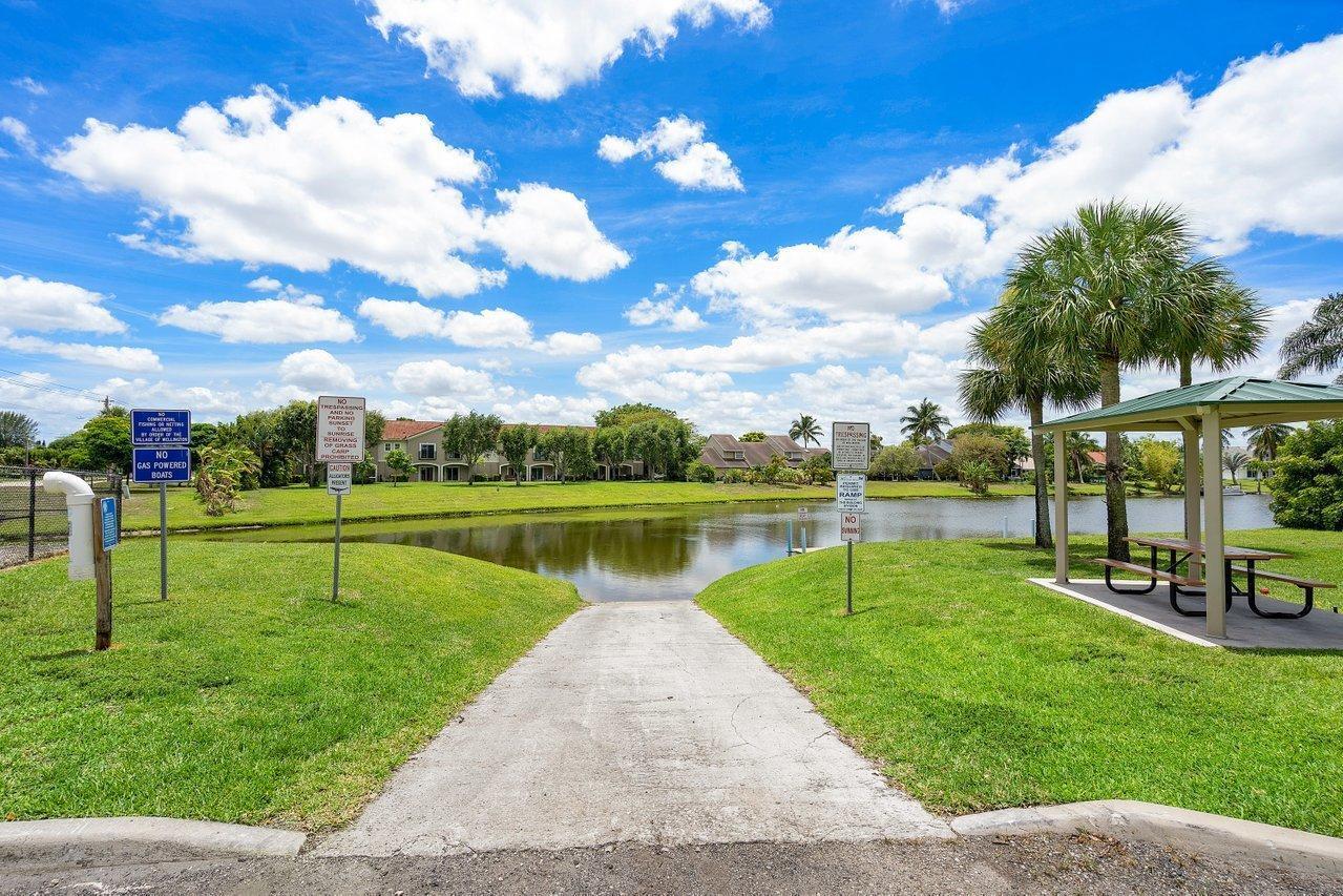 SOUTH SHORE 1 OF WELLINGTON - Residential Lease