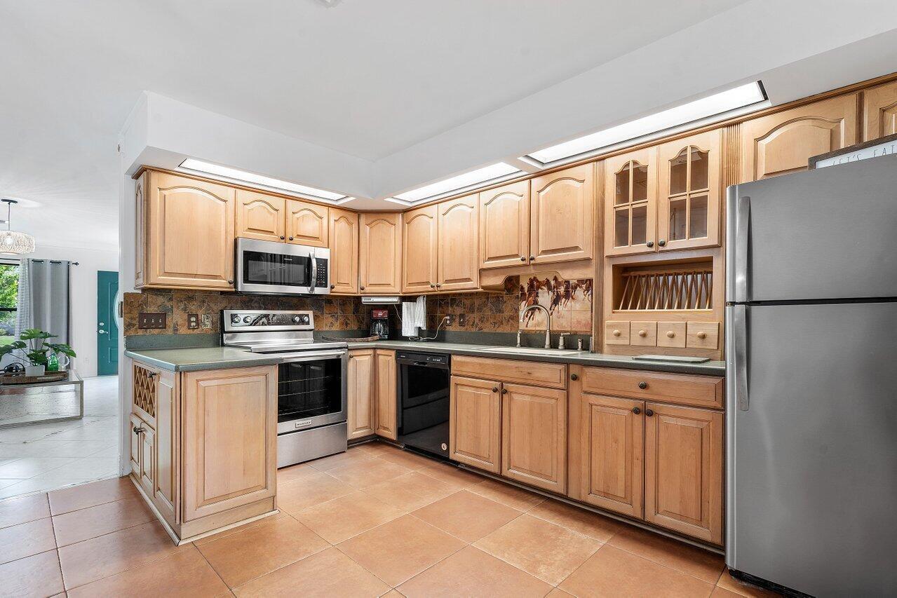 SOUTH SHORE 1 OF WELLINGTON - Residential Lease