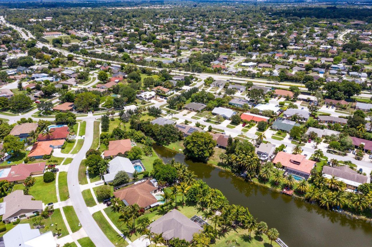 SOUTH SHORE 1 OF WELLINGTON - Residential Lease