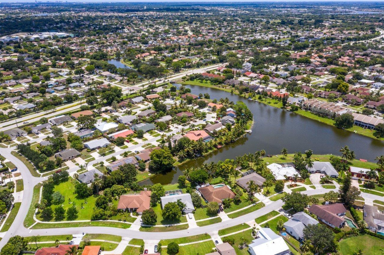 SOUTH SHORE 1 OF WELLINGTON - Residential Lease