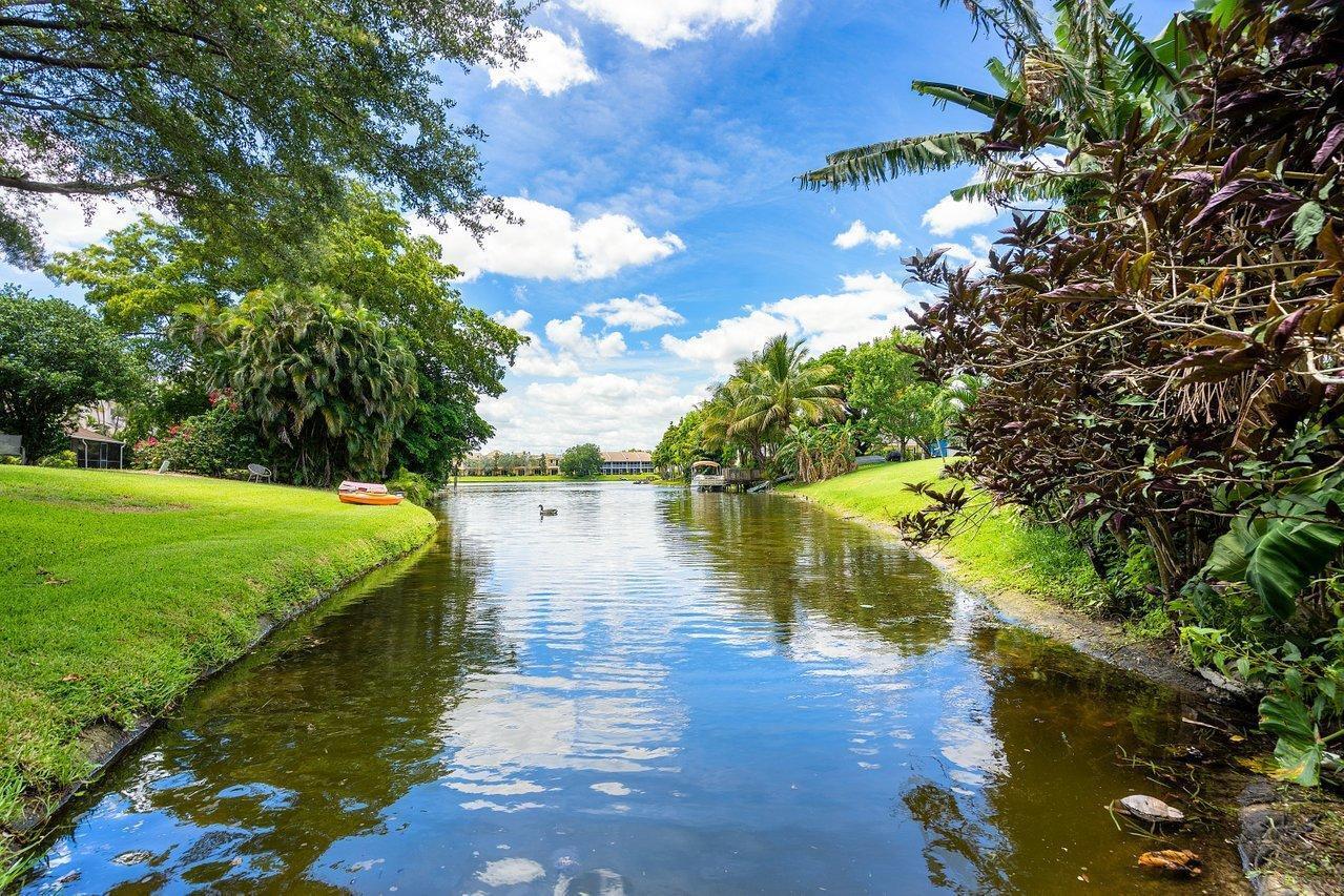 SOUTH SHORE 1 OF WELLINGTON - Residential Lease