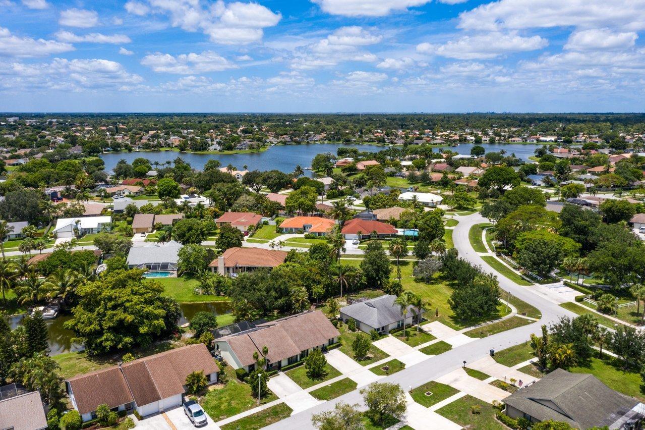 SOUTH SHORE 1 OF WELLINGTON - Residential Lease