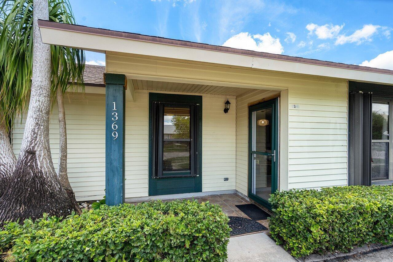 SOUTH SHORE 1 OF WELLINGTON - Residential Lease