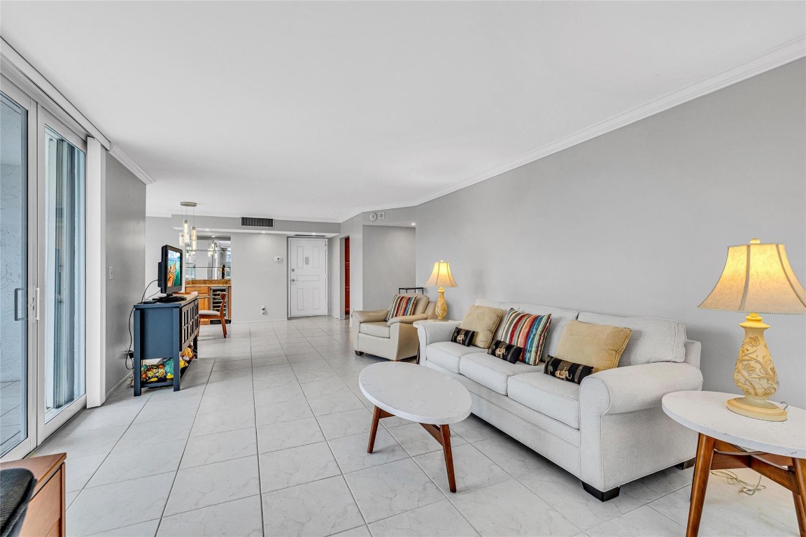 EAST POINT TOWERS - Residential