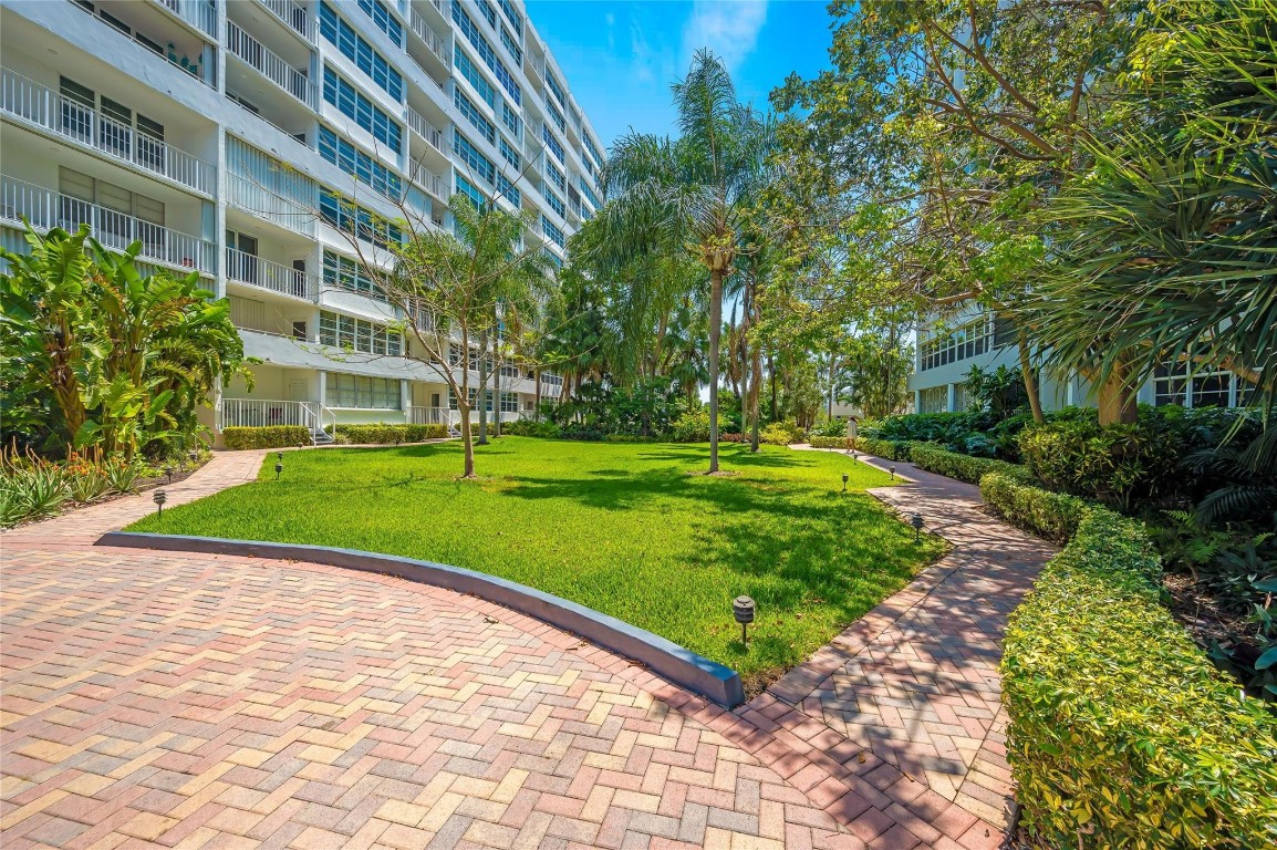 EAST POINT TOWERS - Residential