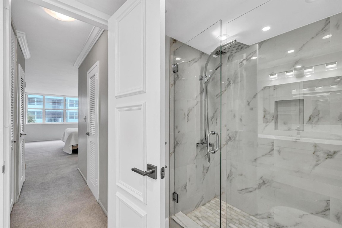 EAST POINT TOWERS - Residential