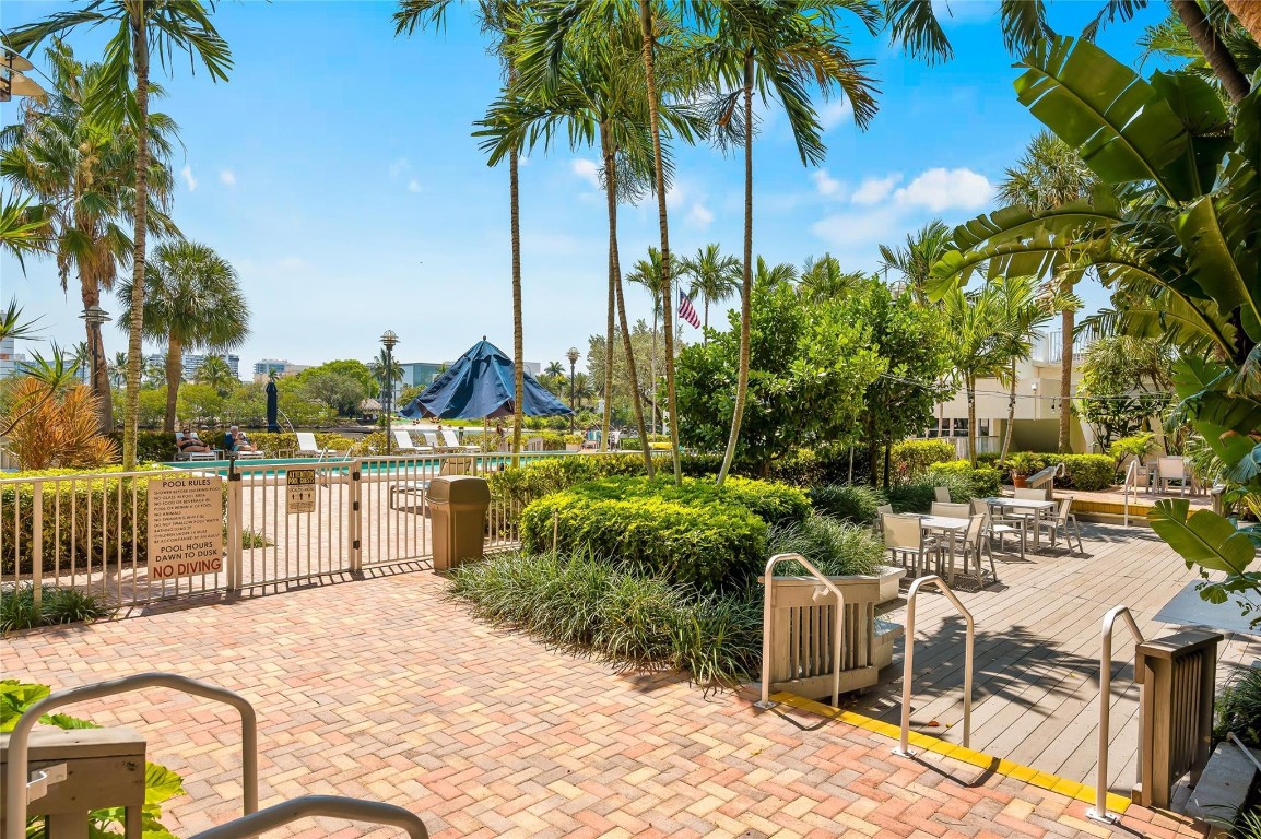 EAST POINT TOWERS - Residential