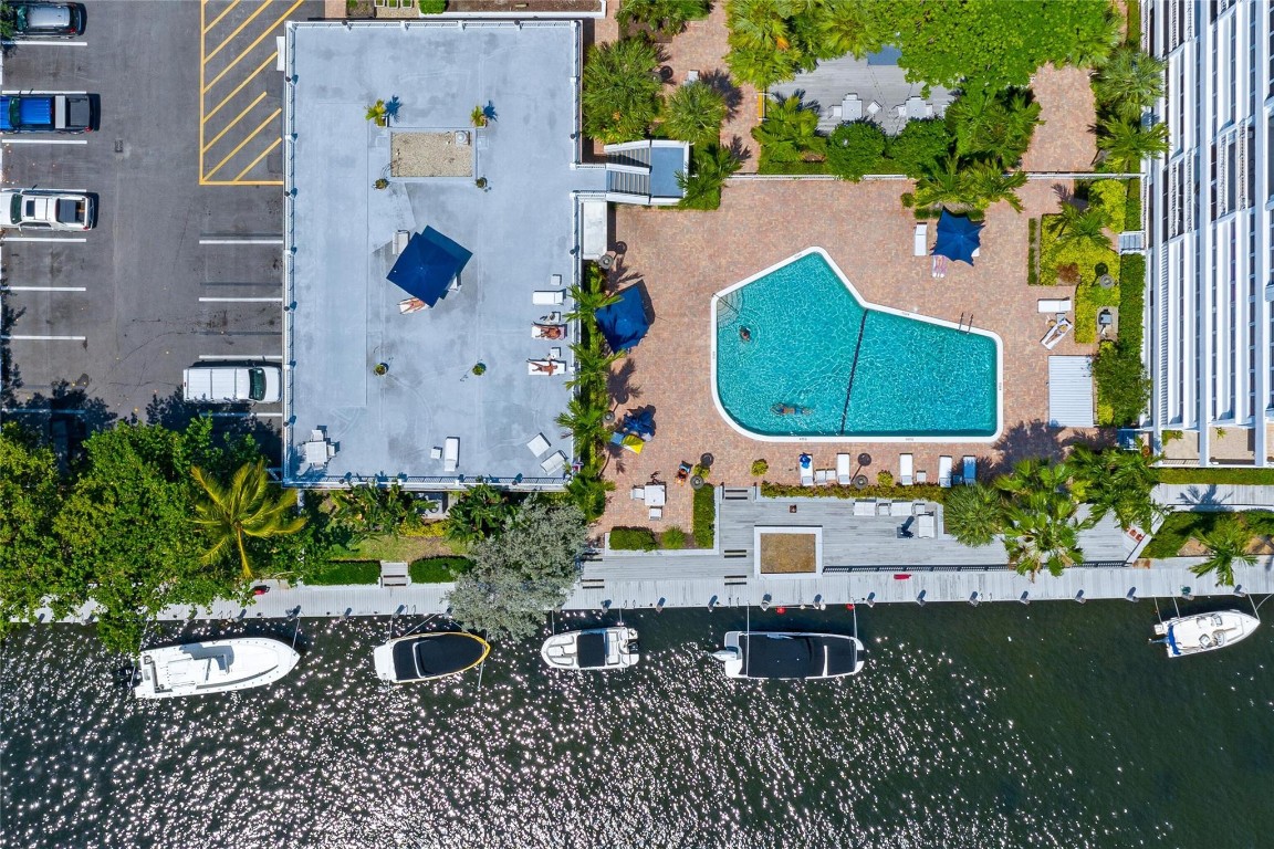 EAST POINT TOWERS - Residential