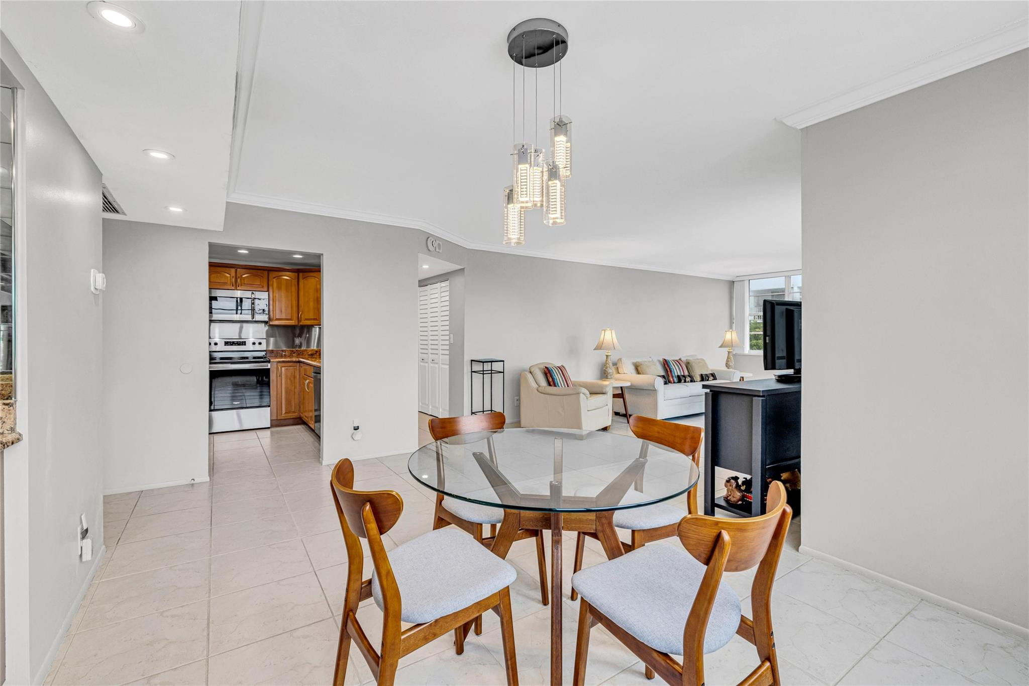 1170 N Federal Highway 312