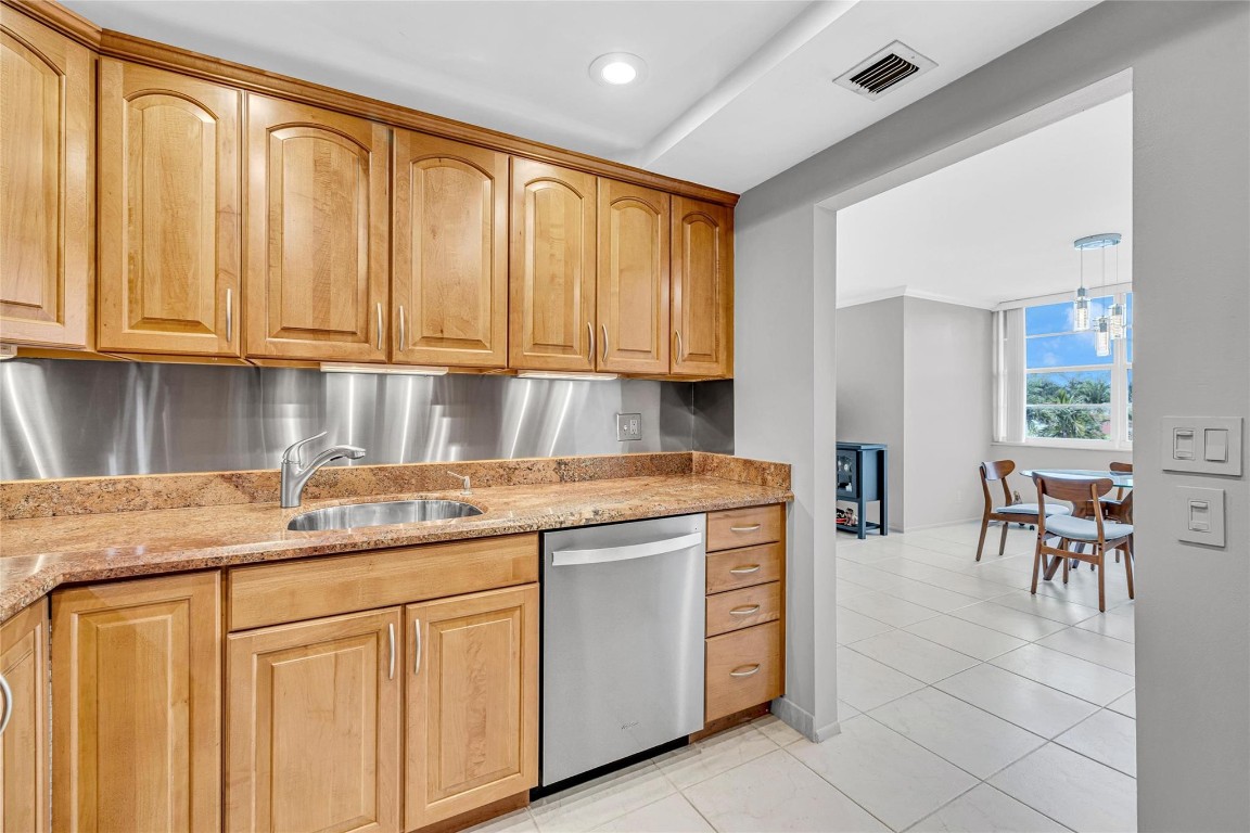 EAST POINT TOWERS - Residential