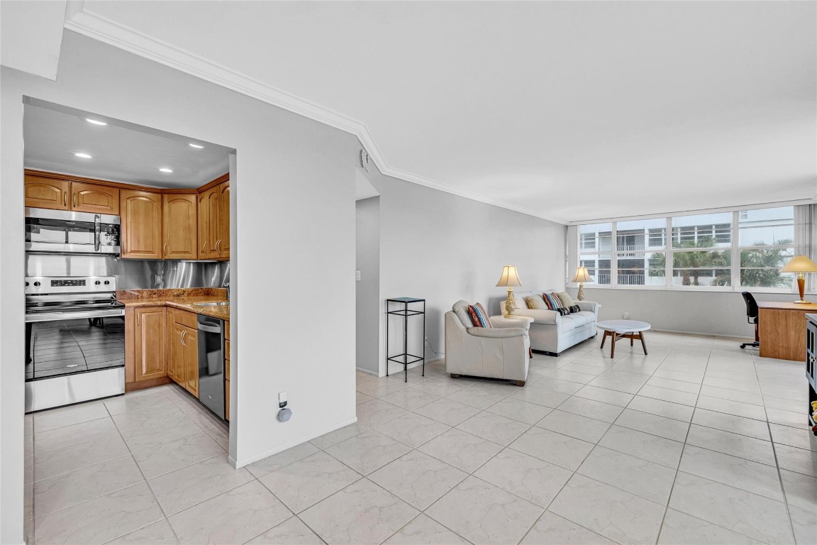 1170 N Federal Highway 312