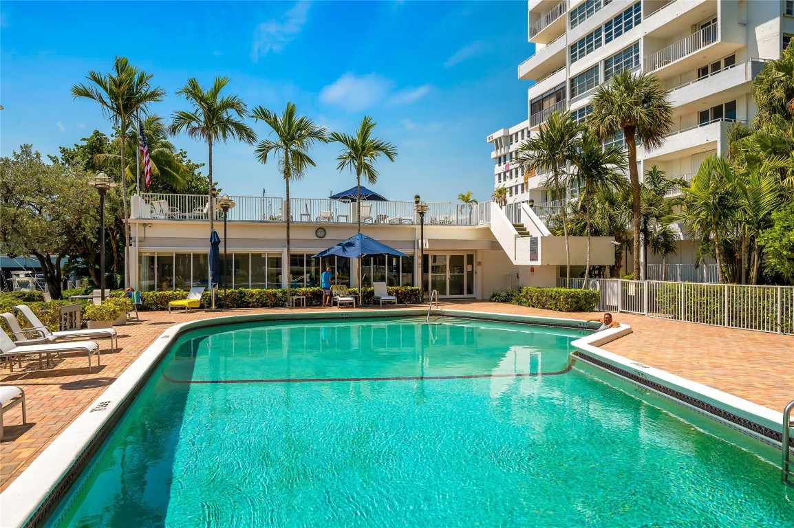 EAST POINT TOWERS - Residential