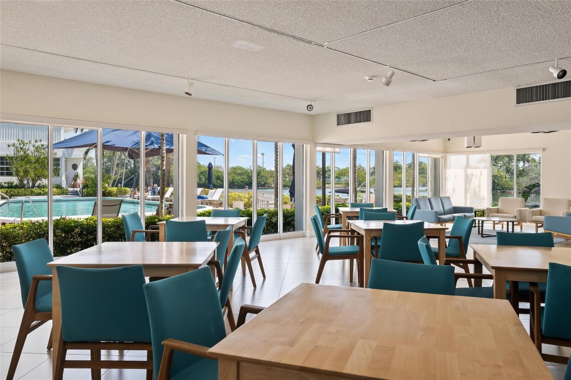 EAST POINT TOWERS - Residential