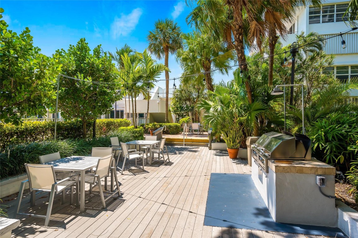 EAST POINT TOWERS - Residential