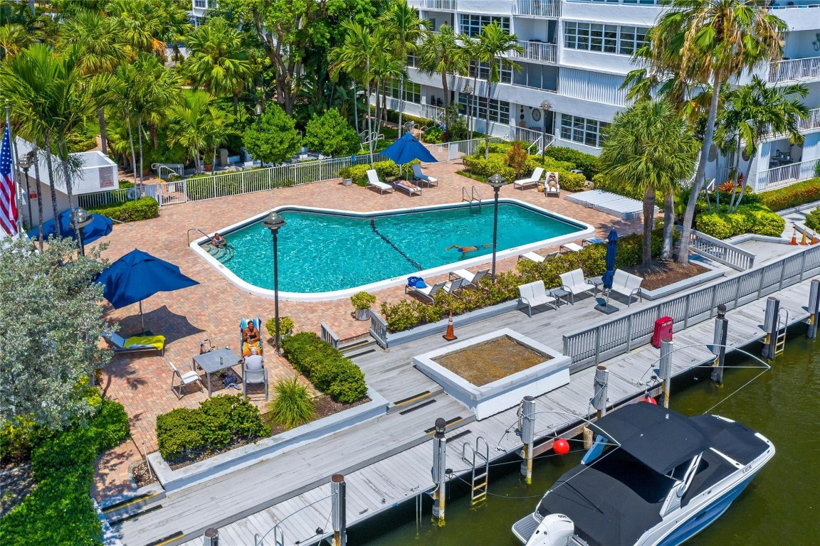 EAST POINT TOWERS - Residential