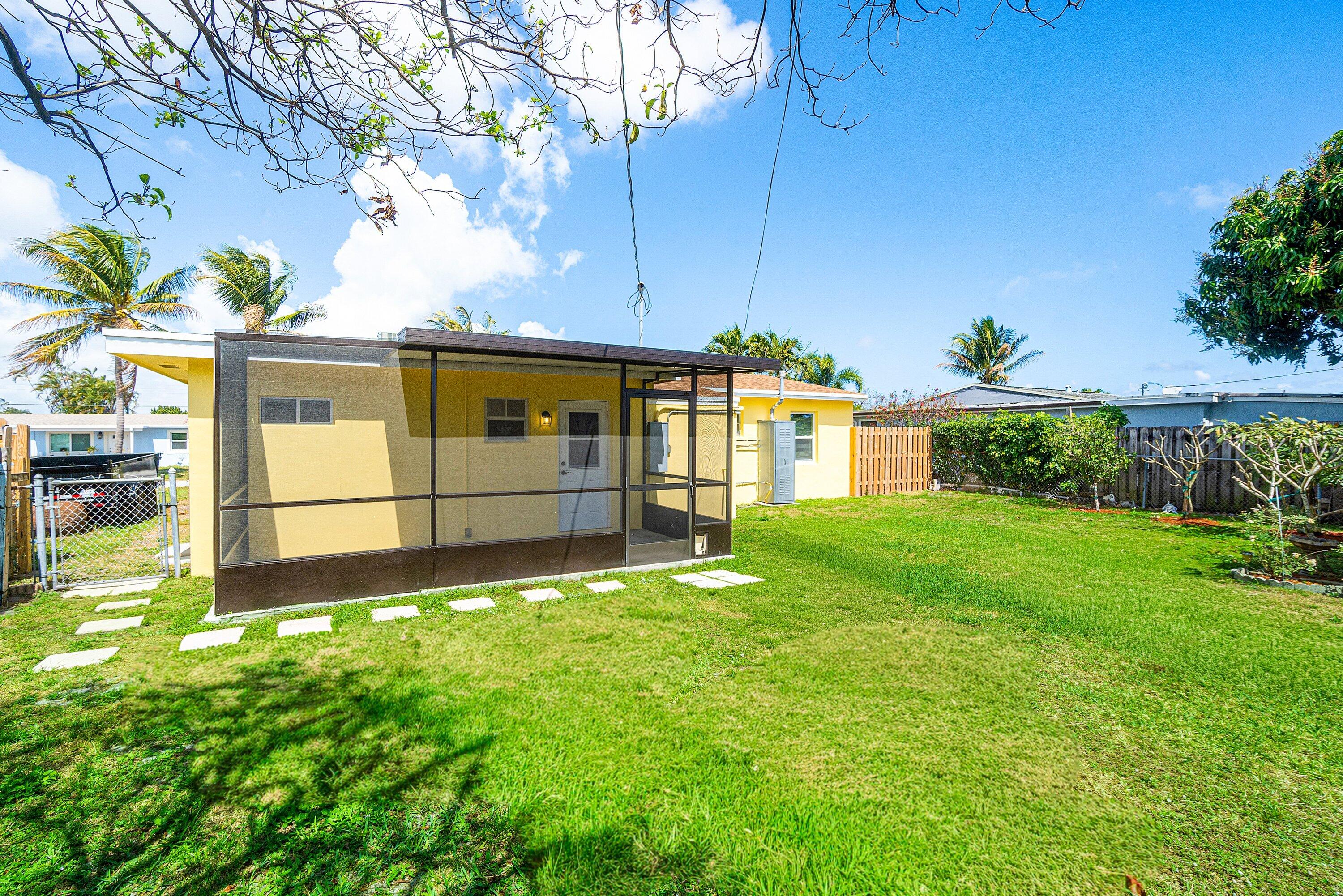 ENGLEWOOD MANOR - Residential