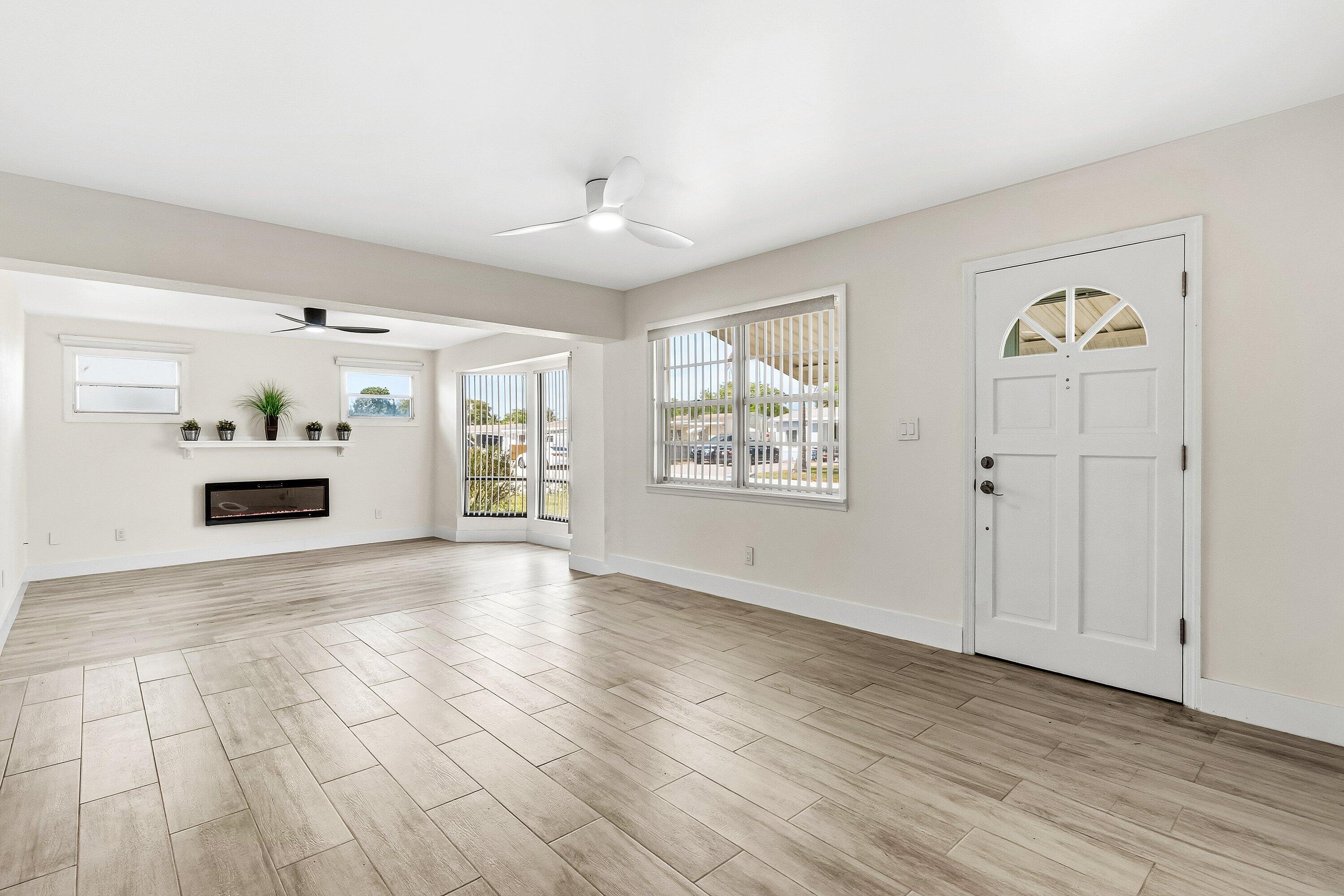 ENGLEWOOD MANOR - Residential