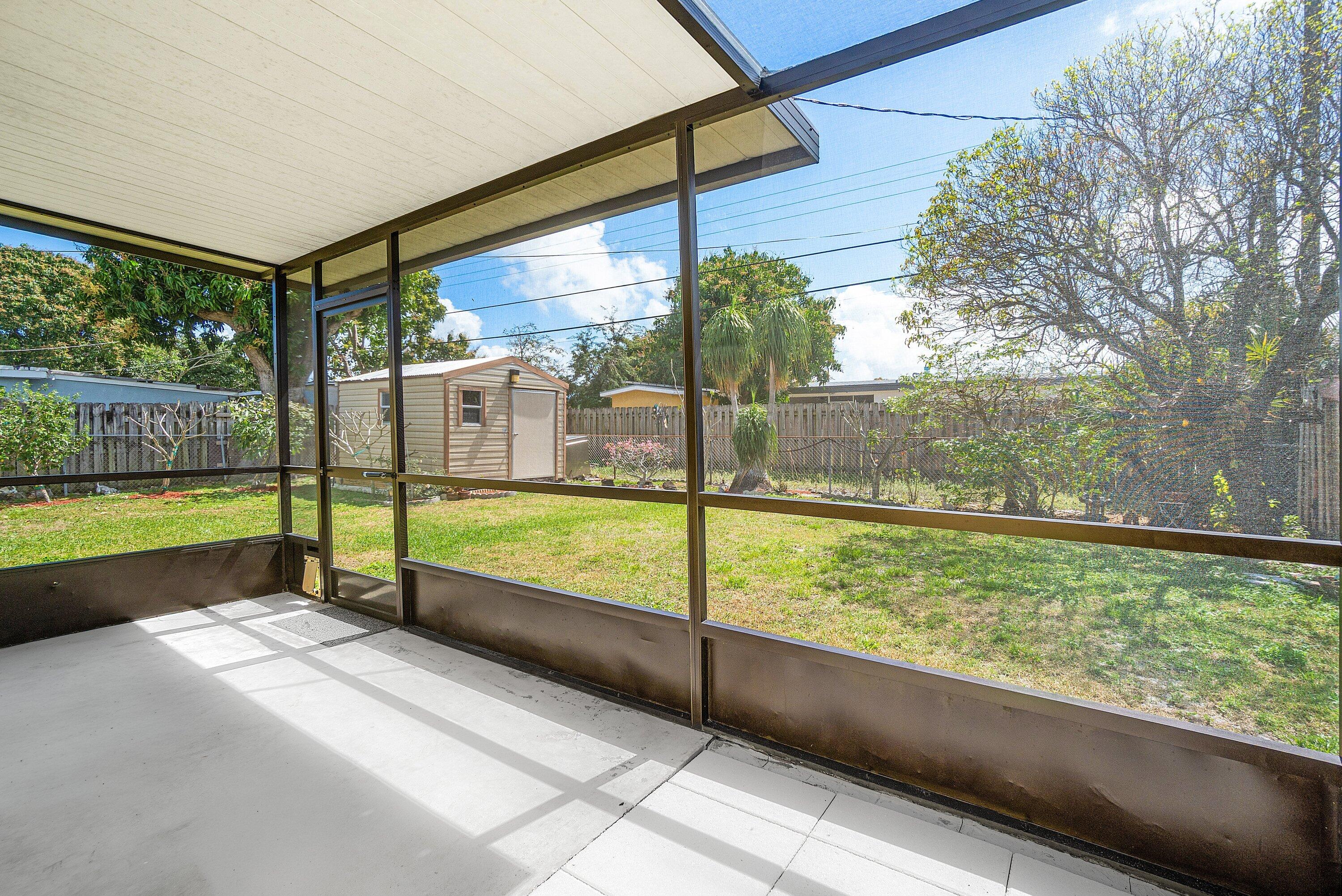 ENGLEWOOD MANOR - Residential