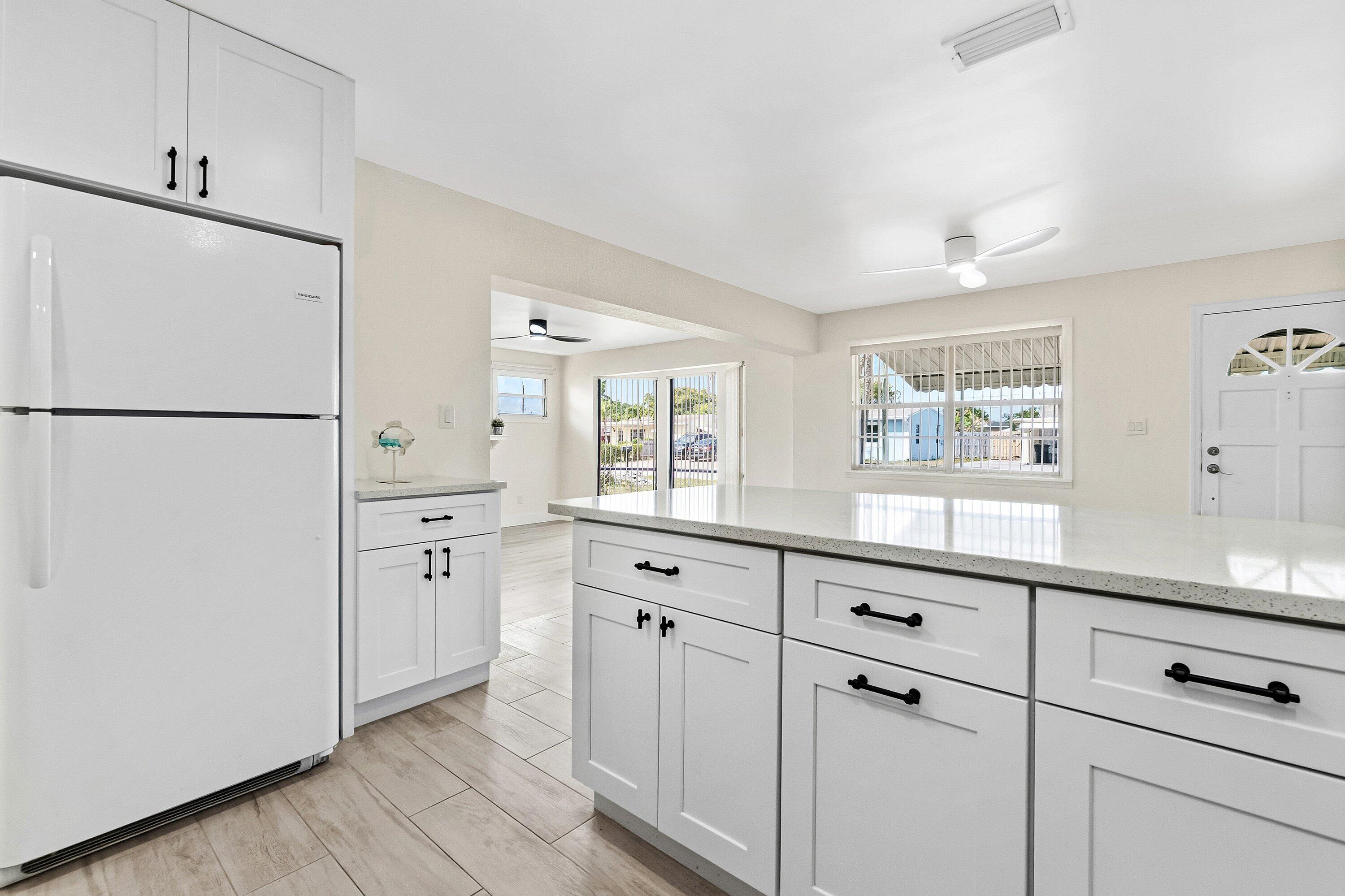 ENGLEWOOD MANOR - Residential