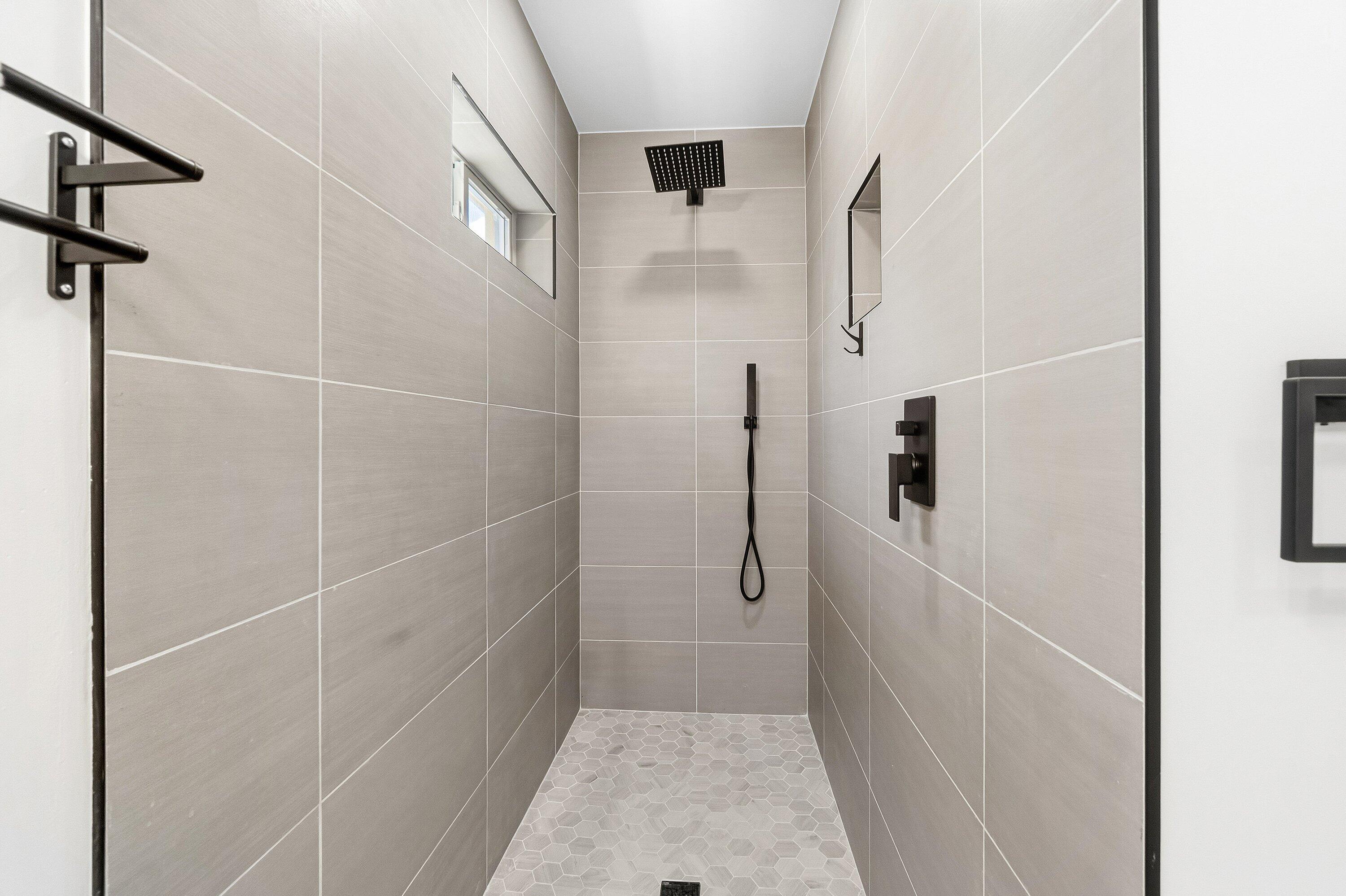 ENGLEWOOD MANOR - Residential