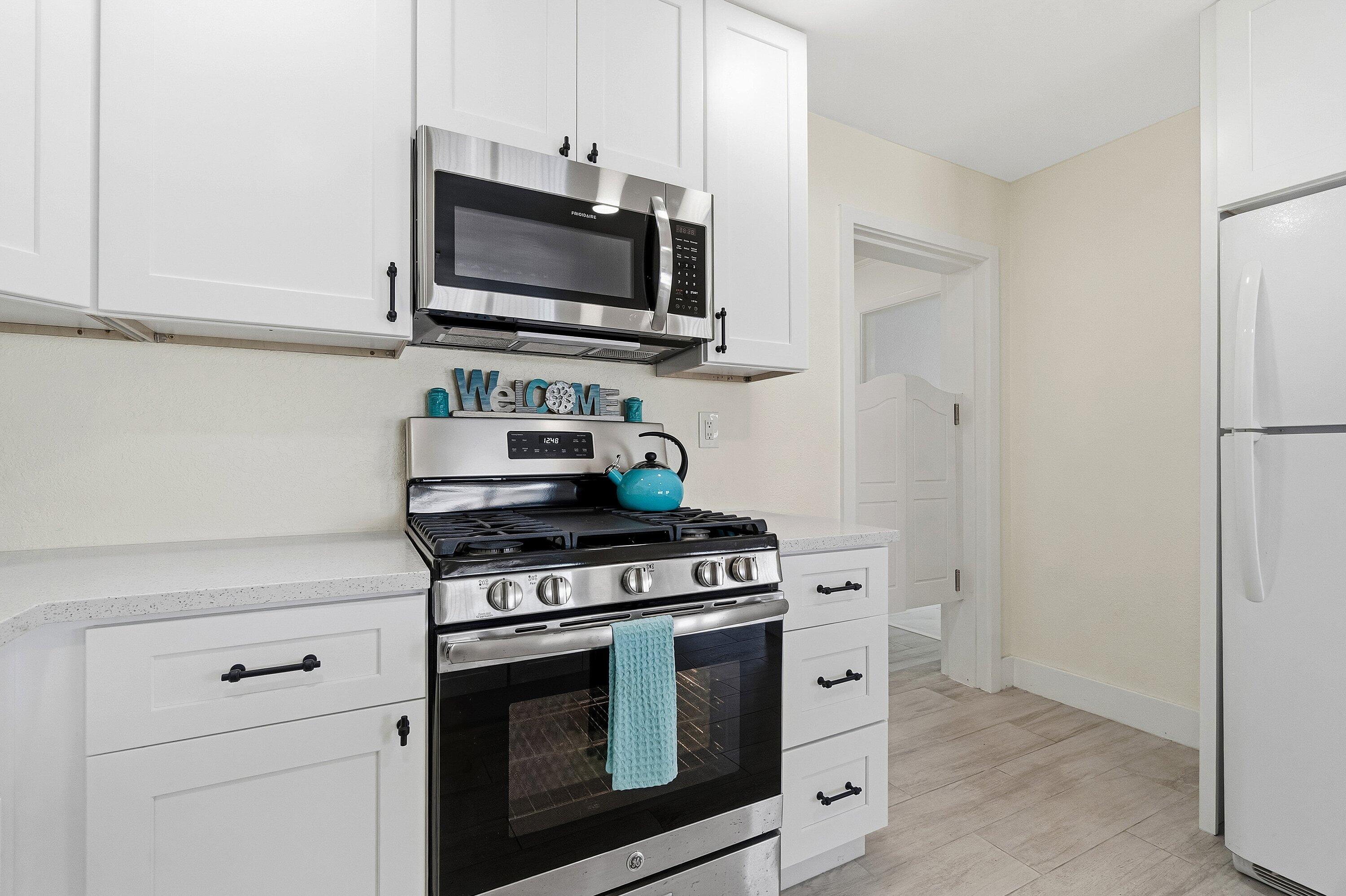 ENGLEWOOD MANOR - Residential