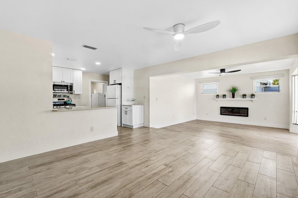 Photo of 3109 Scanlan Avenue, Lake Worth Beach, FL 33461 (MLS # B26001127)