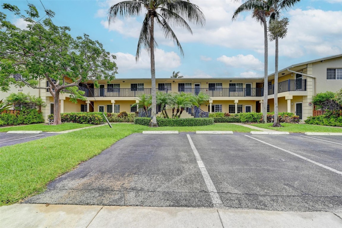 410 SW 15th Street 105