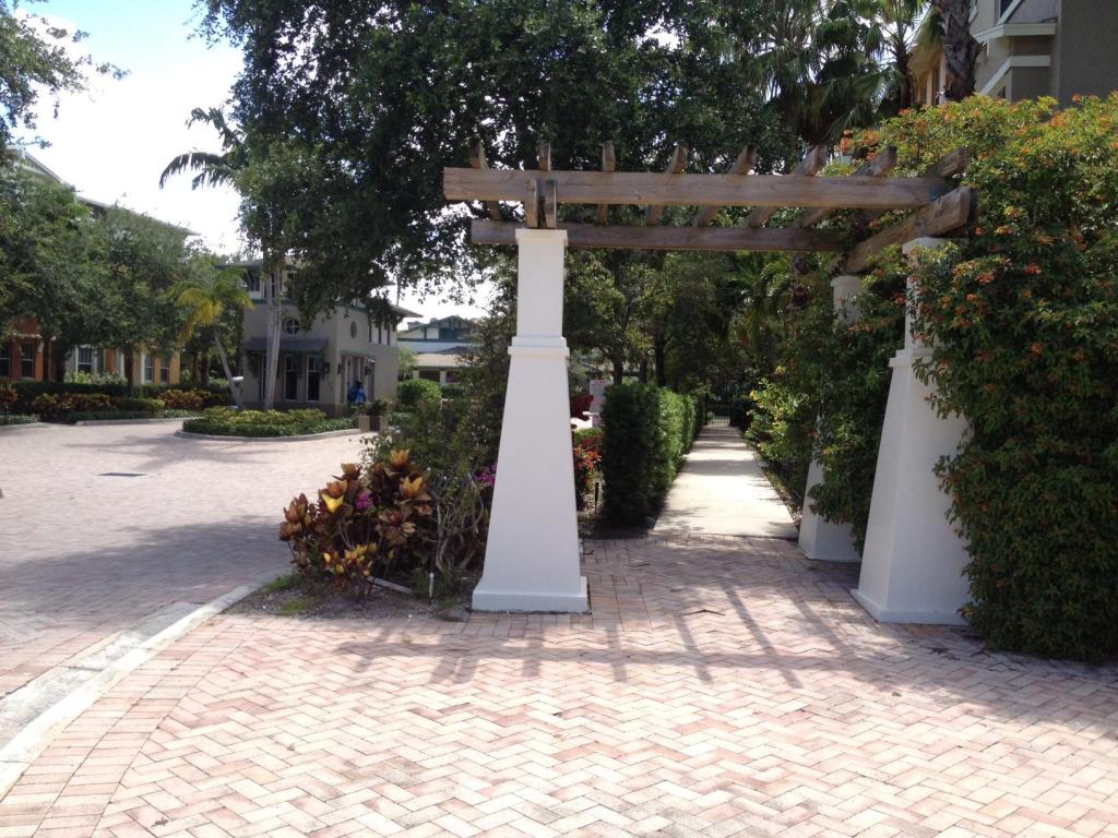 CITYSIDE CONDO - Residential Lease