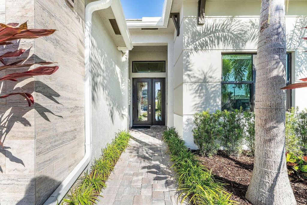 Photo of 12502 Solana Bay Circle, Palm Beach Gardens, FL 33412 (MLS # R11141226)