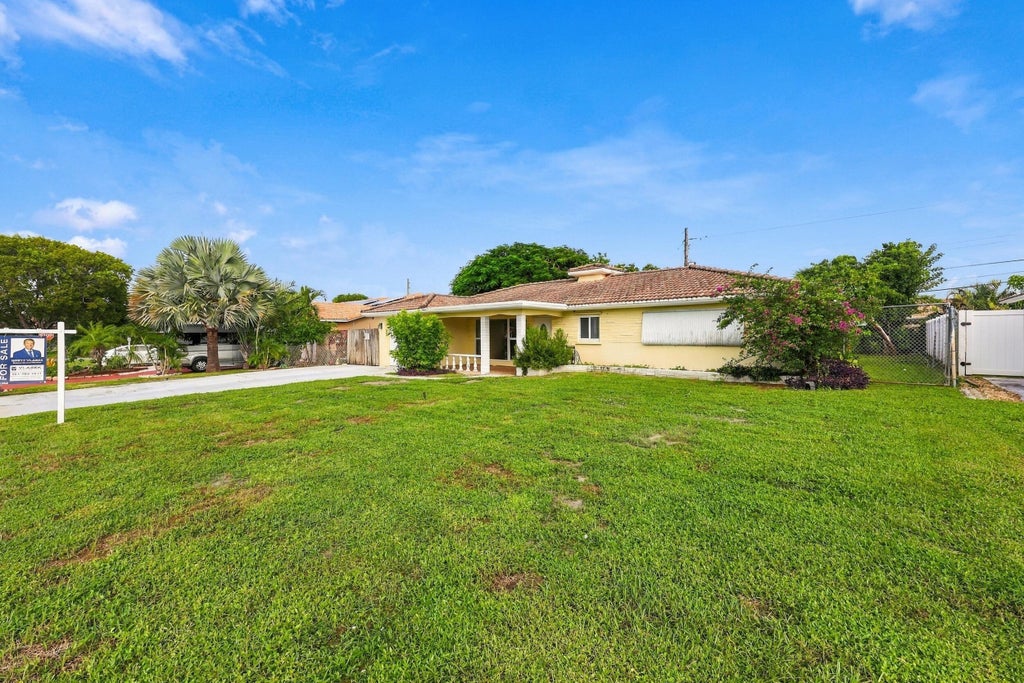 Photo of 213 NE 24th Court, Boca Raton, FL 33431 (MLS # B26088685)