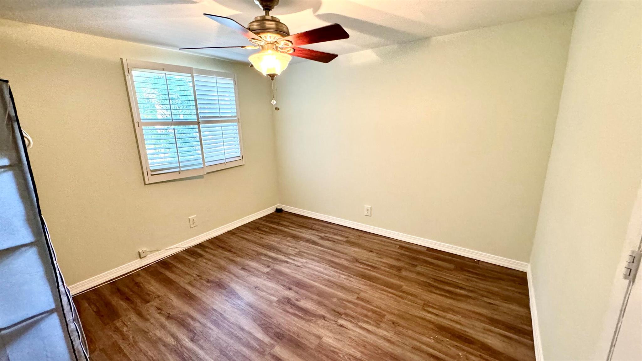 4142 2nd Court