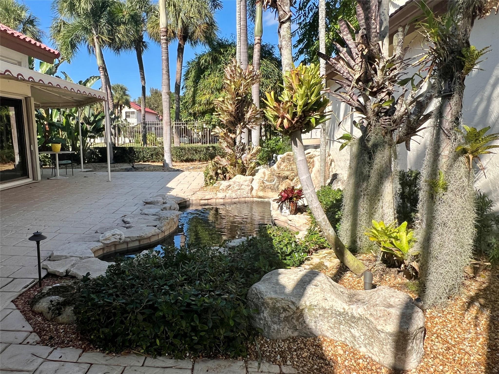 Town Place Club Villas - Residential