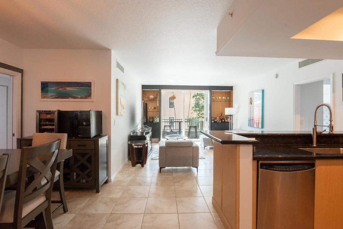 403 S Sapodilla Avenue 207