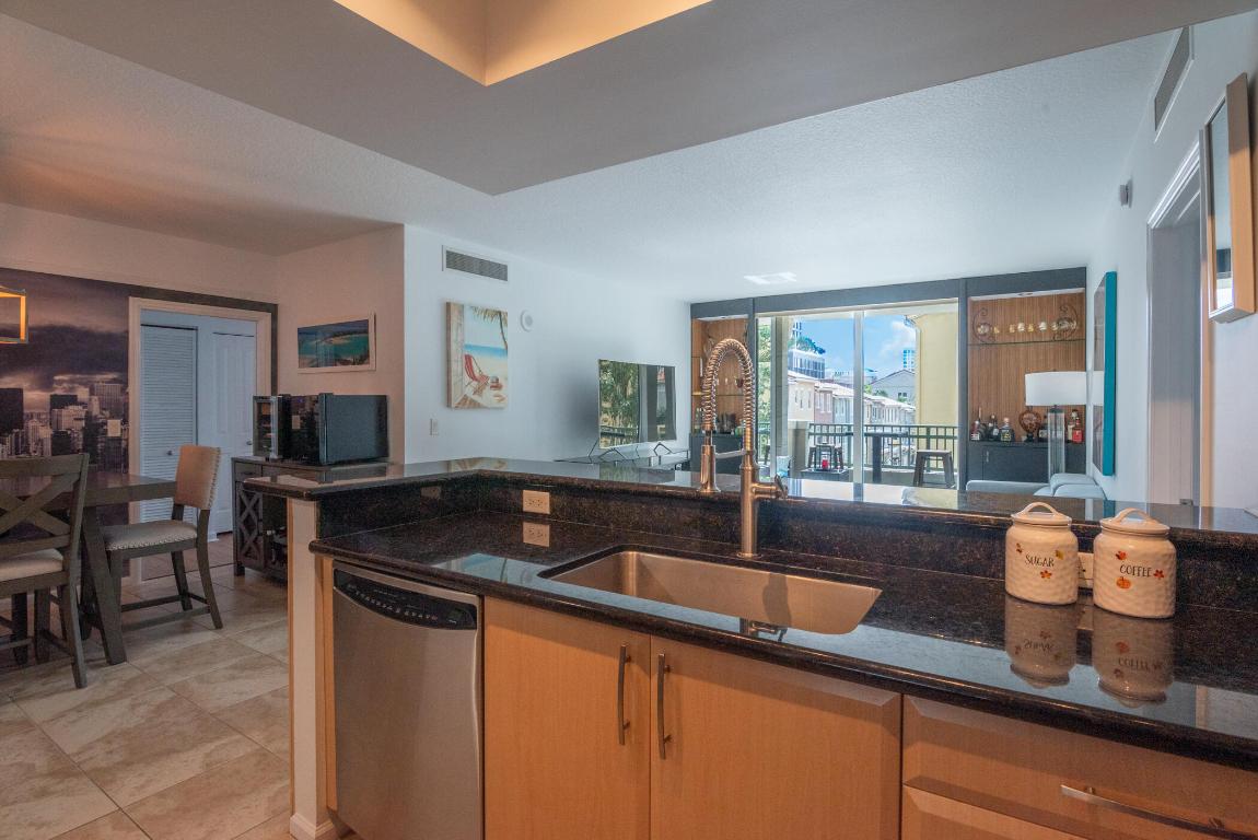 403 S Sapodilla Avenue 207